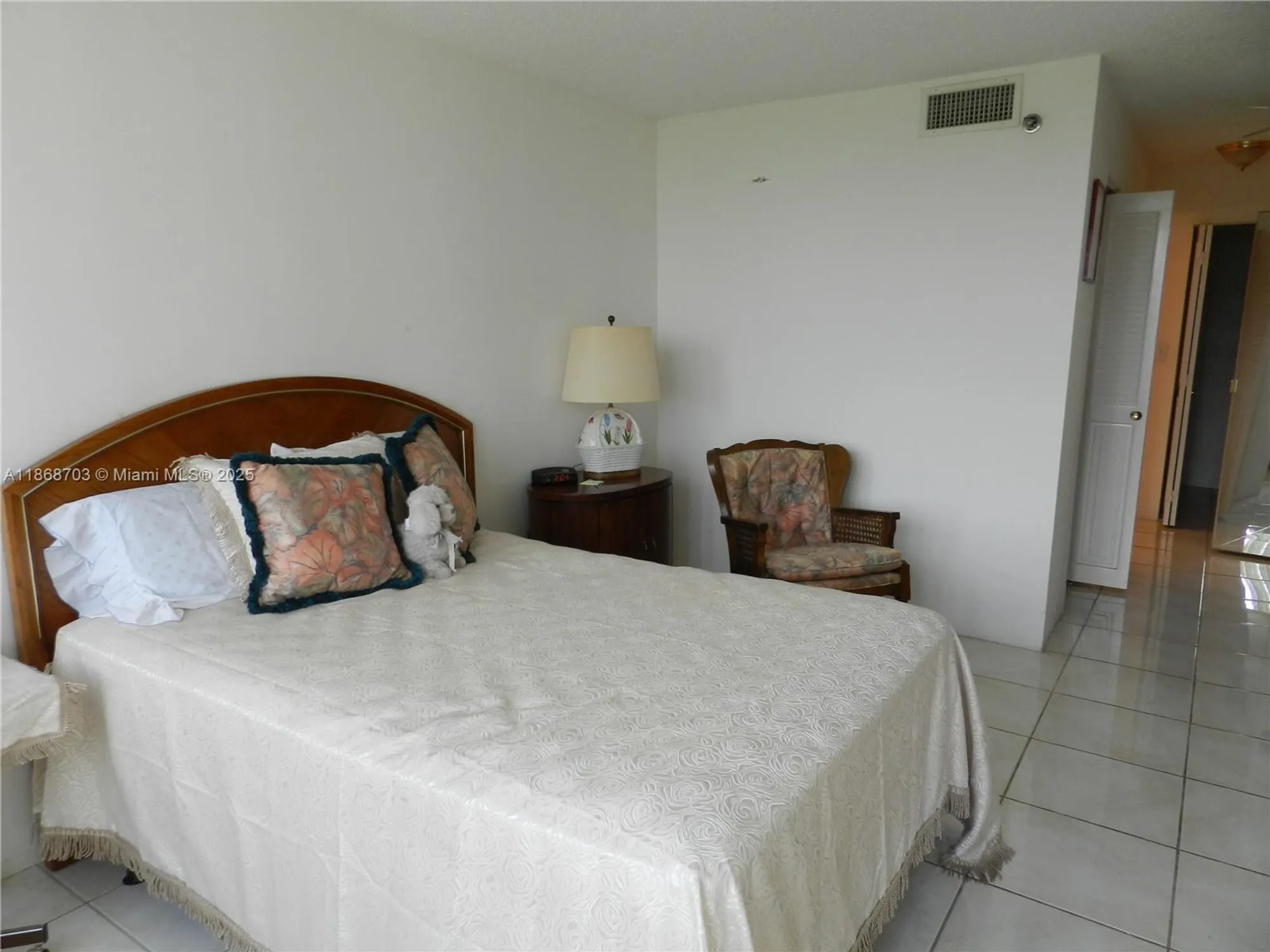 Property Slideshow image 16 of 34 | 1200 saint charles pl 509, Pembroke Pines, FL, 33026