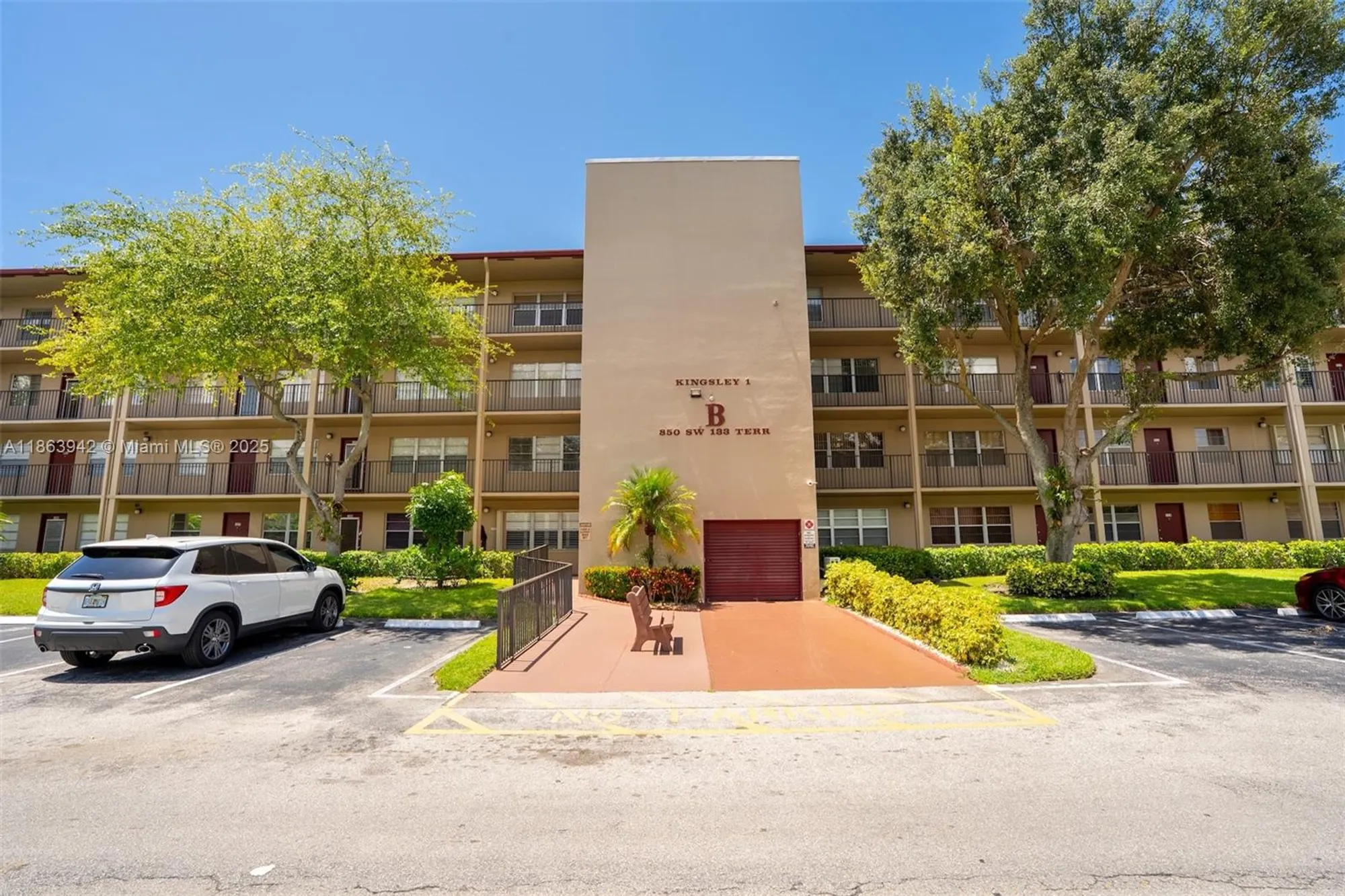 Property Slideshow image 1 of 39 | 850 sw 133rd ter b312, Pembroke Pines, FL, 33027