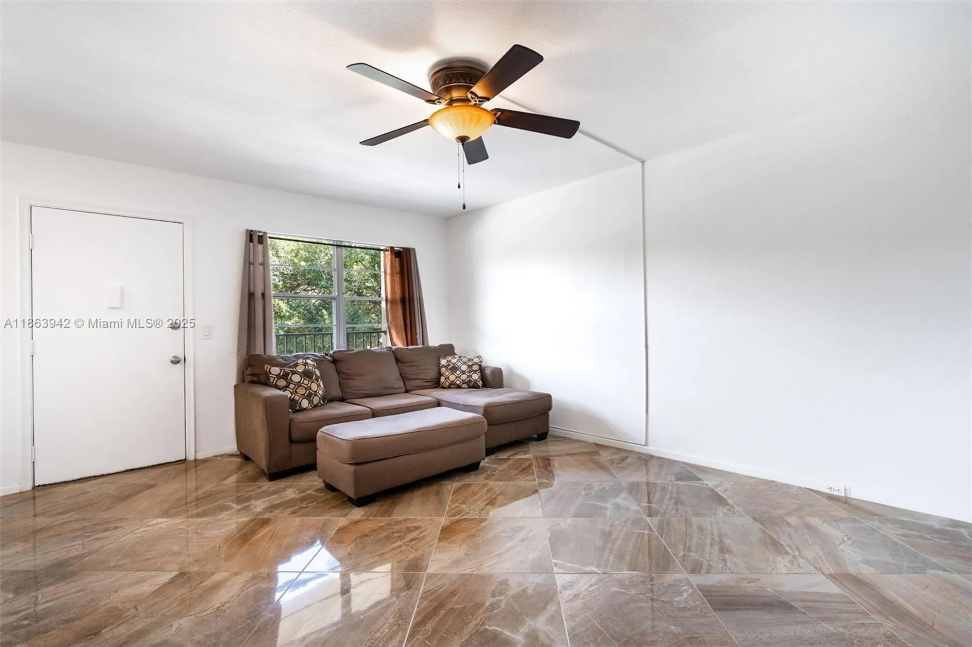 Property Slideshow image 9 of 39 | 850 sw 133rd ter b312, Pembroke Pines, FL, 33027