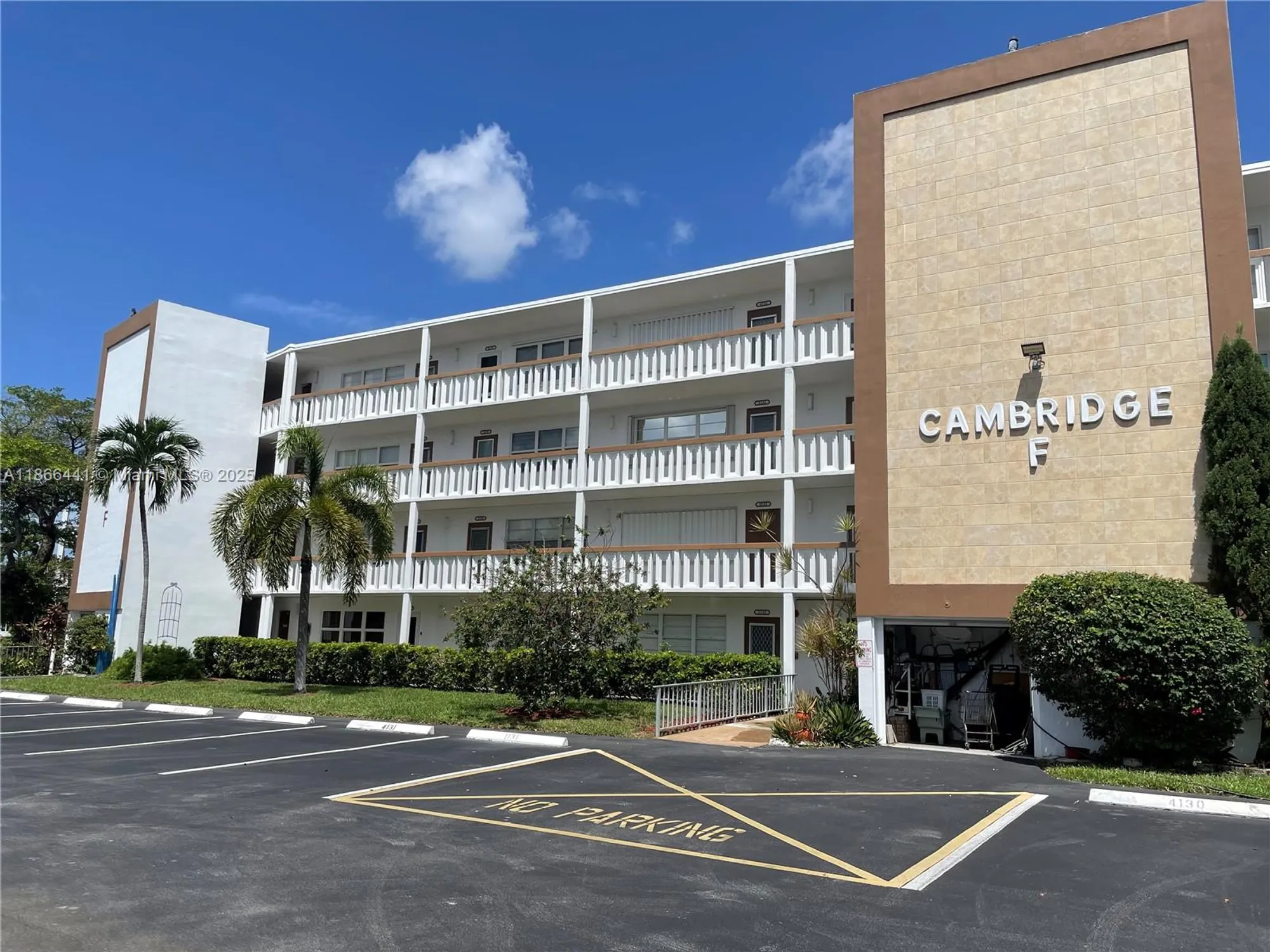 Property Slideshow image 1 of 50 | 4123 cambridge f # 4123, Deerfield Beach, FL, 33442