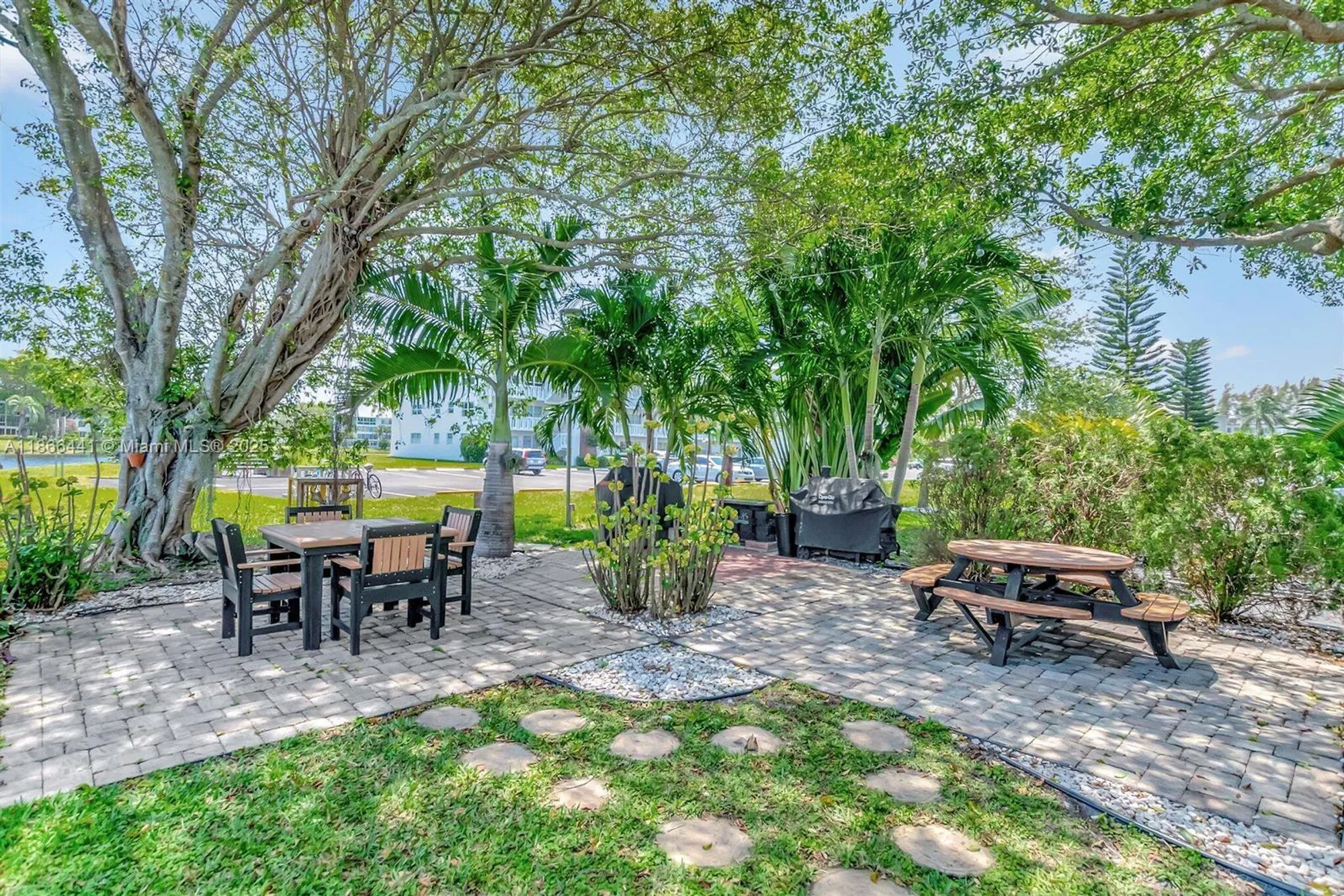 Property Slideshow image 32 of 50 | 4123 cambridge f # 4123, Deerfield Beach, FL, 33442