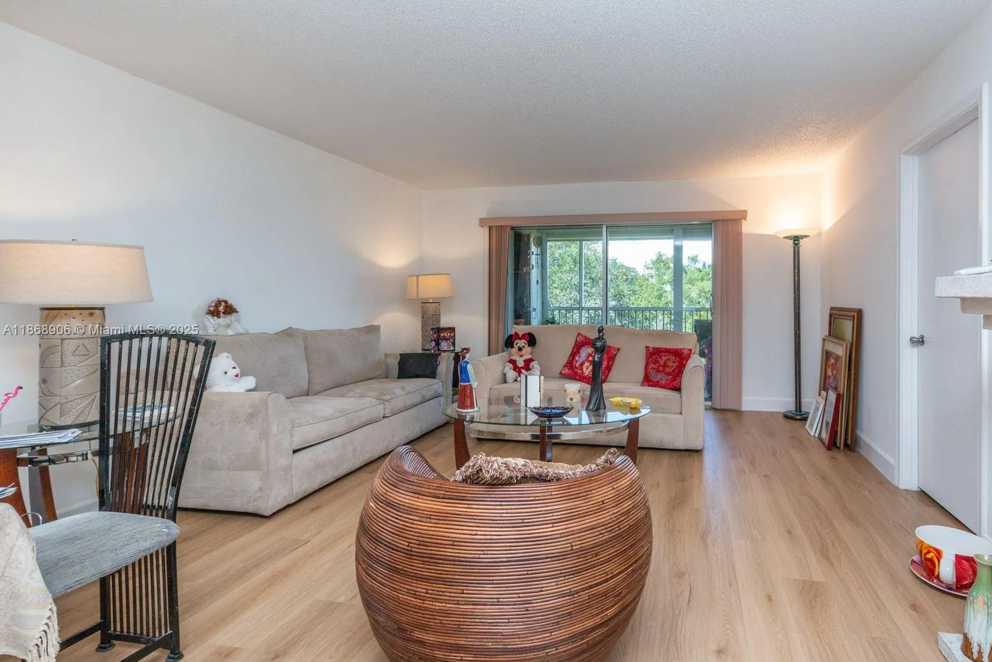 Property Slideshow image 6 of 30 | 500 sw 130th ter 407a, Pembroke Pines, FL, 33027