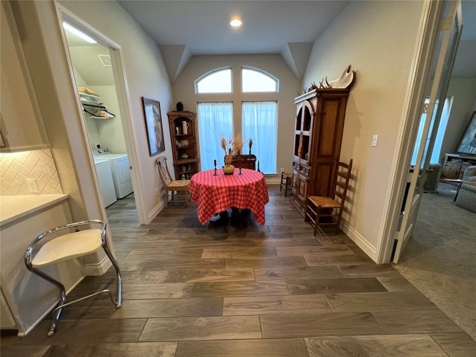 Property Slideshow image 9 of 38 | 508 chinkapin trl, New Braunfels, TX, 78132