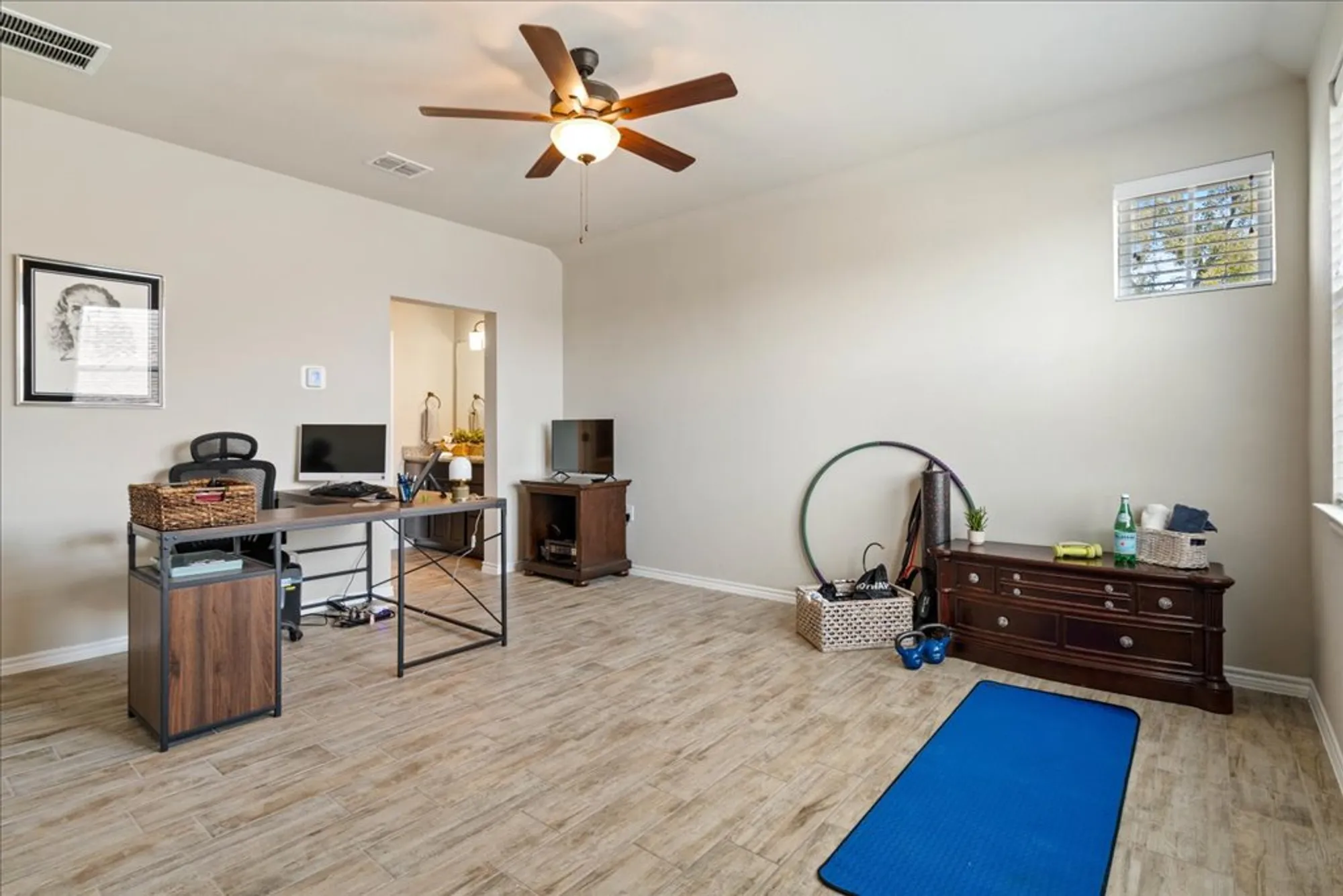 Property Slideshow image 17 of 29 | 220 bolivar way # 101, San Marcos, TX, 78666