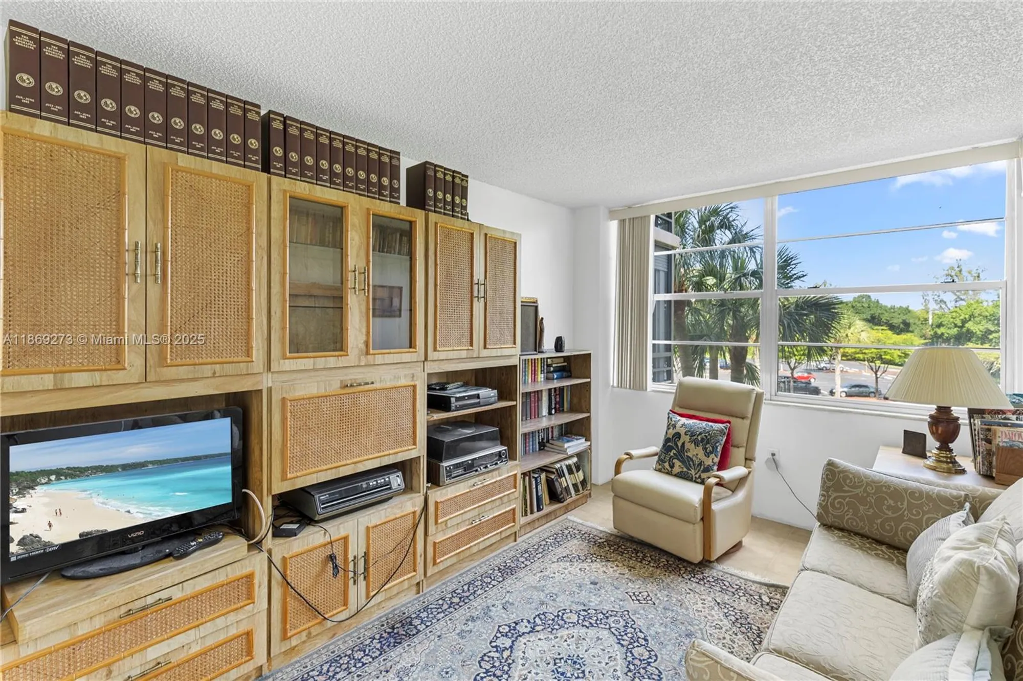 Property Slideshow image 17 of 29 | 1000 saint charles pl 319, Pembroke Pines, FL, 33026