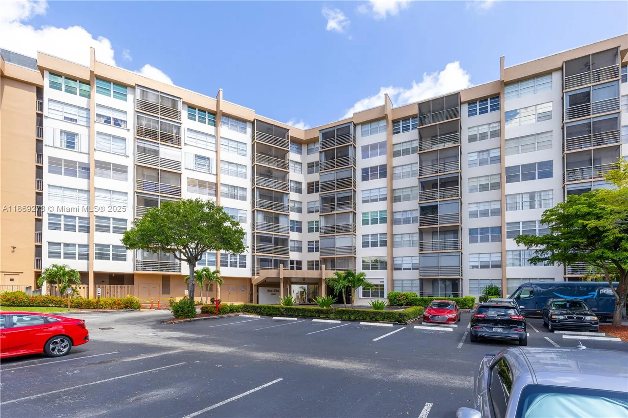 Property Slideshow image 1 of 29 | 1000 saint charles pl 319, Pembroke Pines, FL, 33026