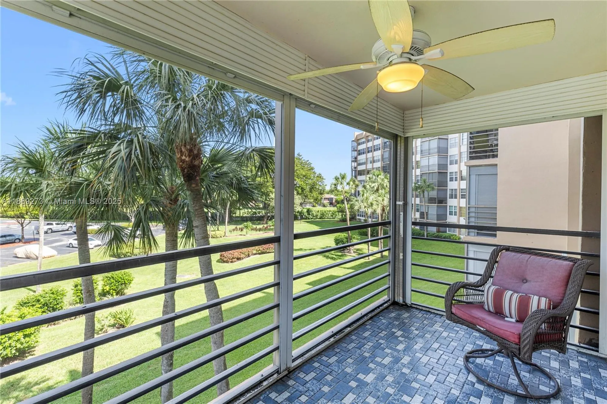 Property Slideshow image 10 of 29 | 1000 saint charles pl 319, Pembroke Pines, FL, 33026
