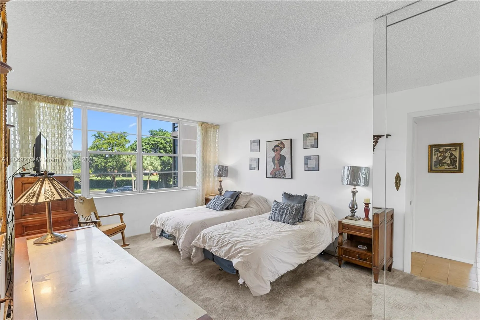 Property Slideshow image 12 of 29 | 1000 saint charles pl 319, Pembroke Pines, FL, 33026
