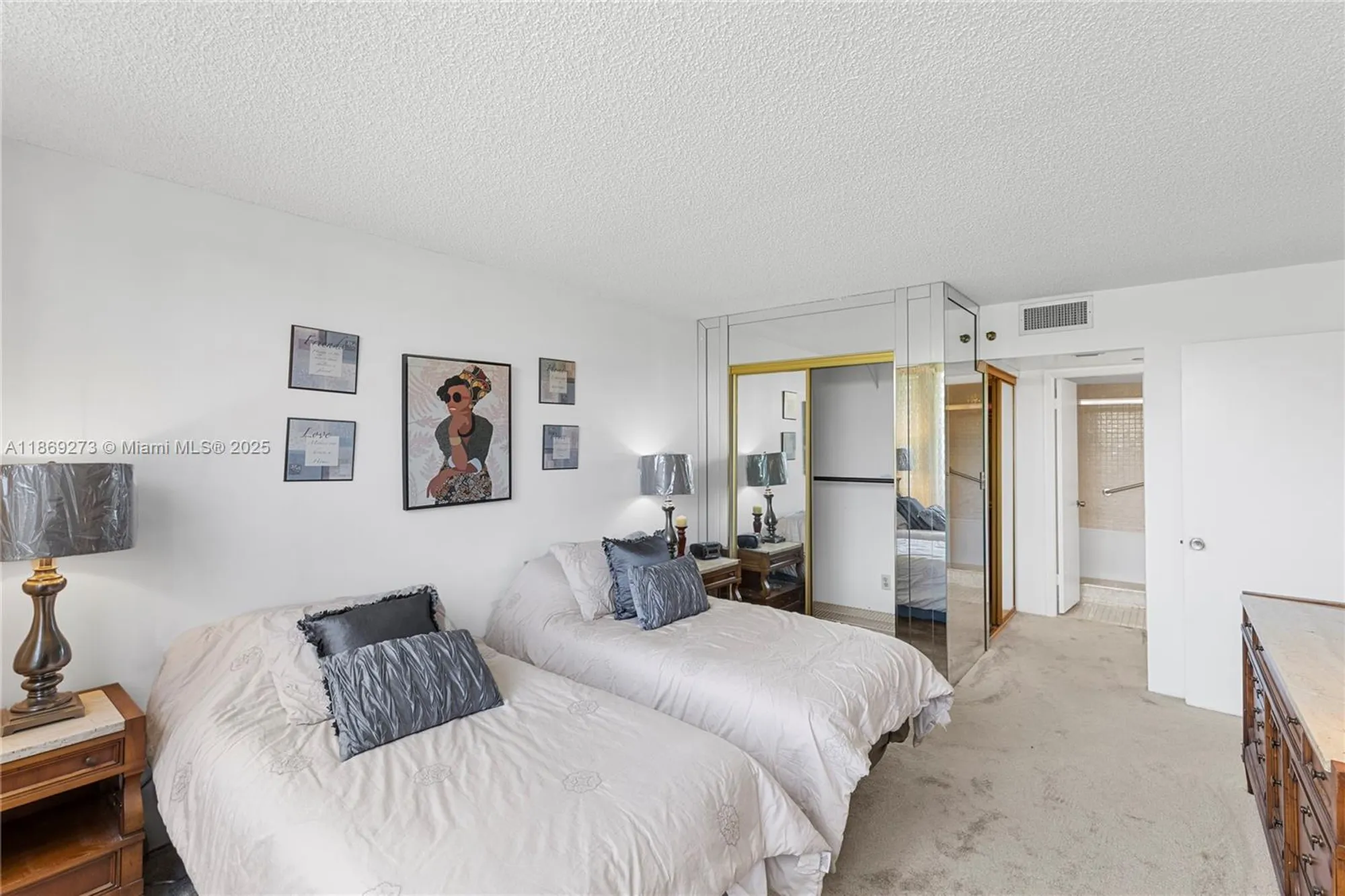 Property Slideshow image 13 of 29 | 1000 saint charles pl 319, Pembroke Pines, FL, 33026