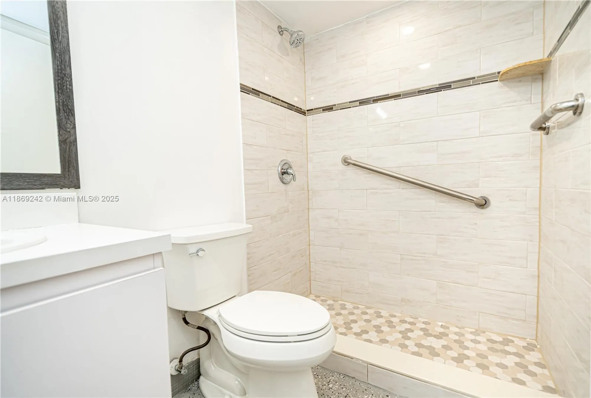 Property Slideshow image 19 of 41 | 402 capri i # 402, Delray Beach, FL, 33484