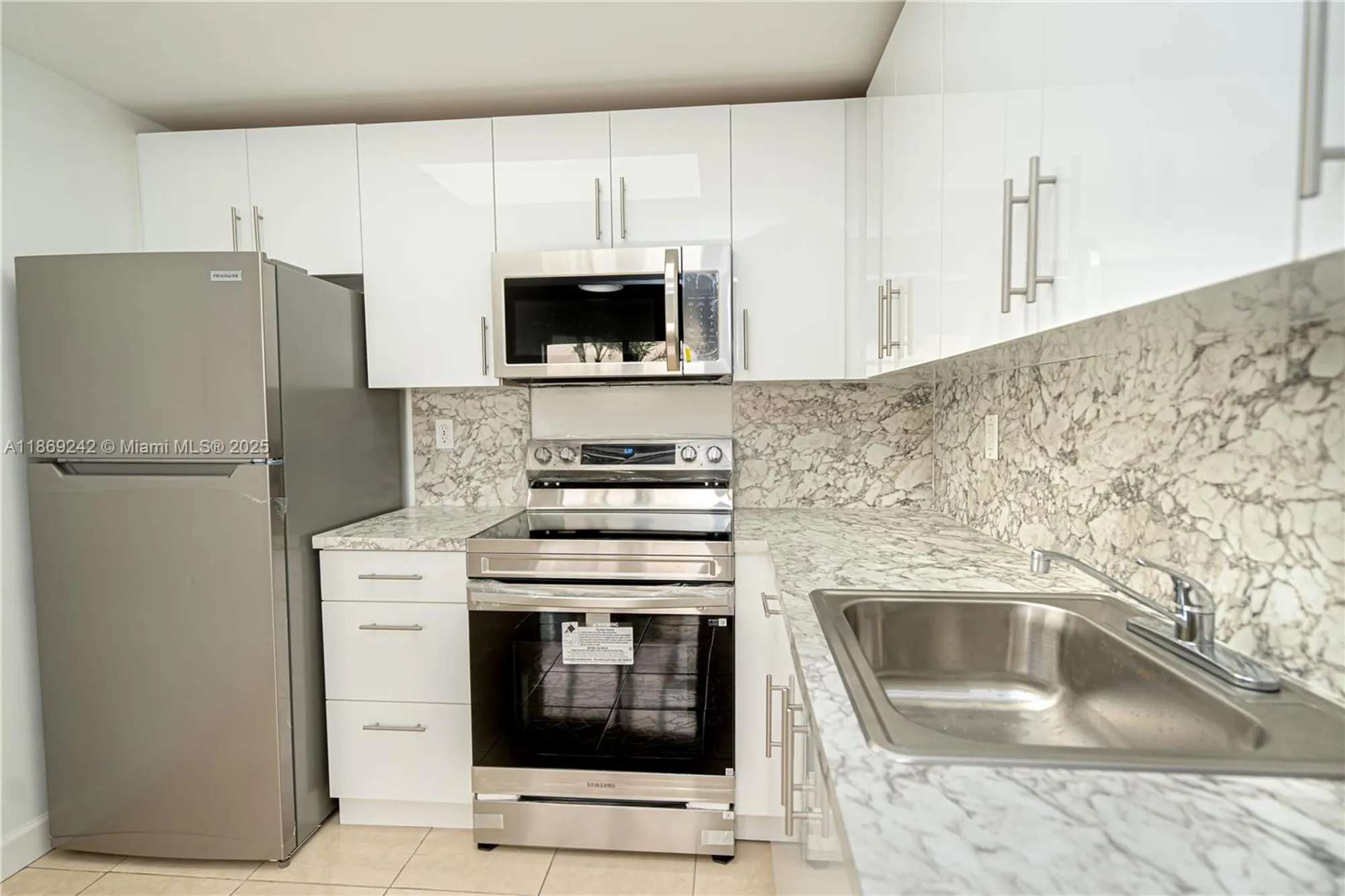 Property Slideshow image 12 of 41 | 402 capri i # 402, Delray Beach, FL, 33484