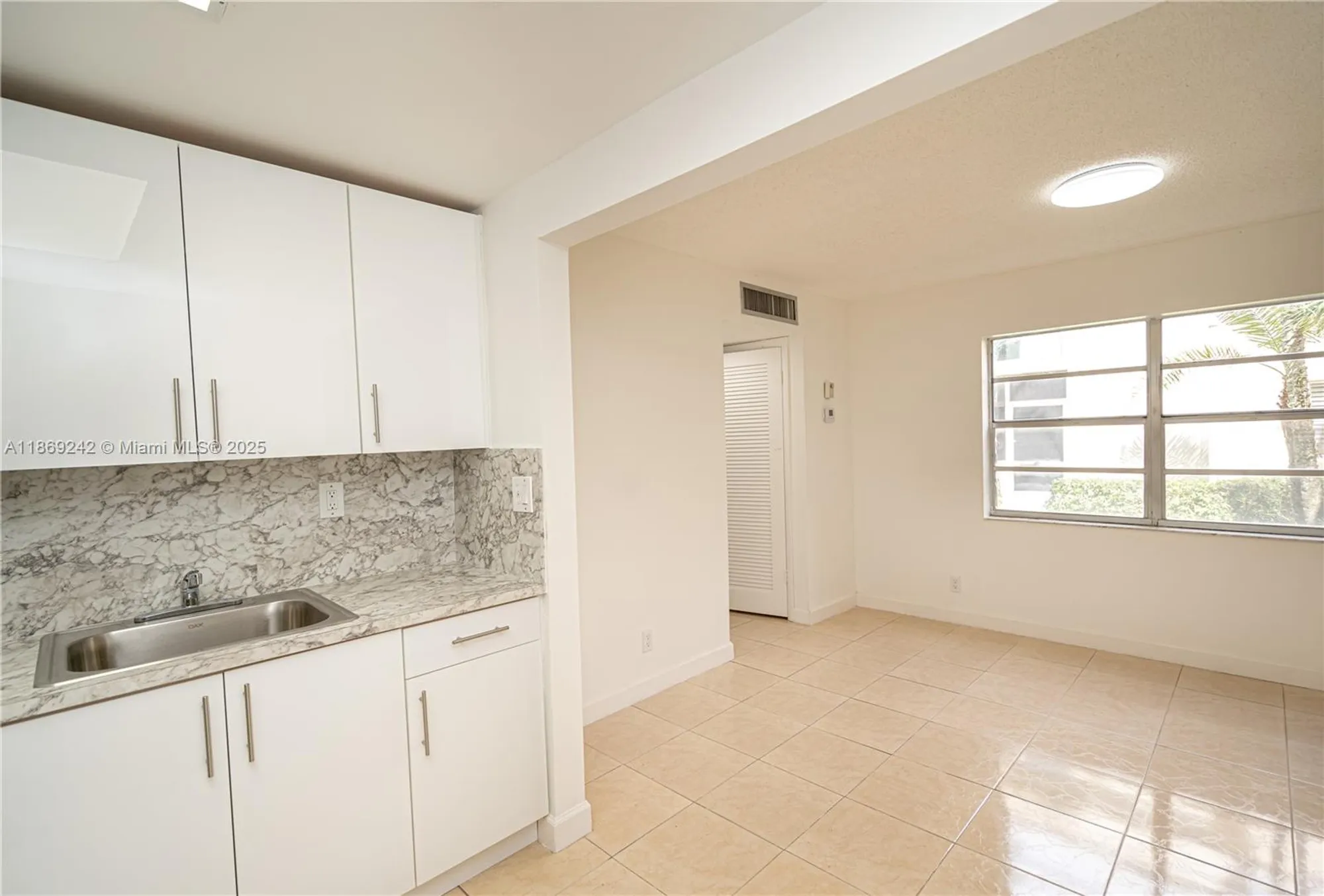 Property Slideshow image 13 of 41 | 402 capri i # 402, Delray Beach, FL, 33484