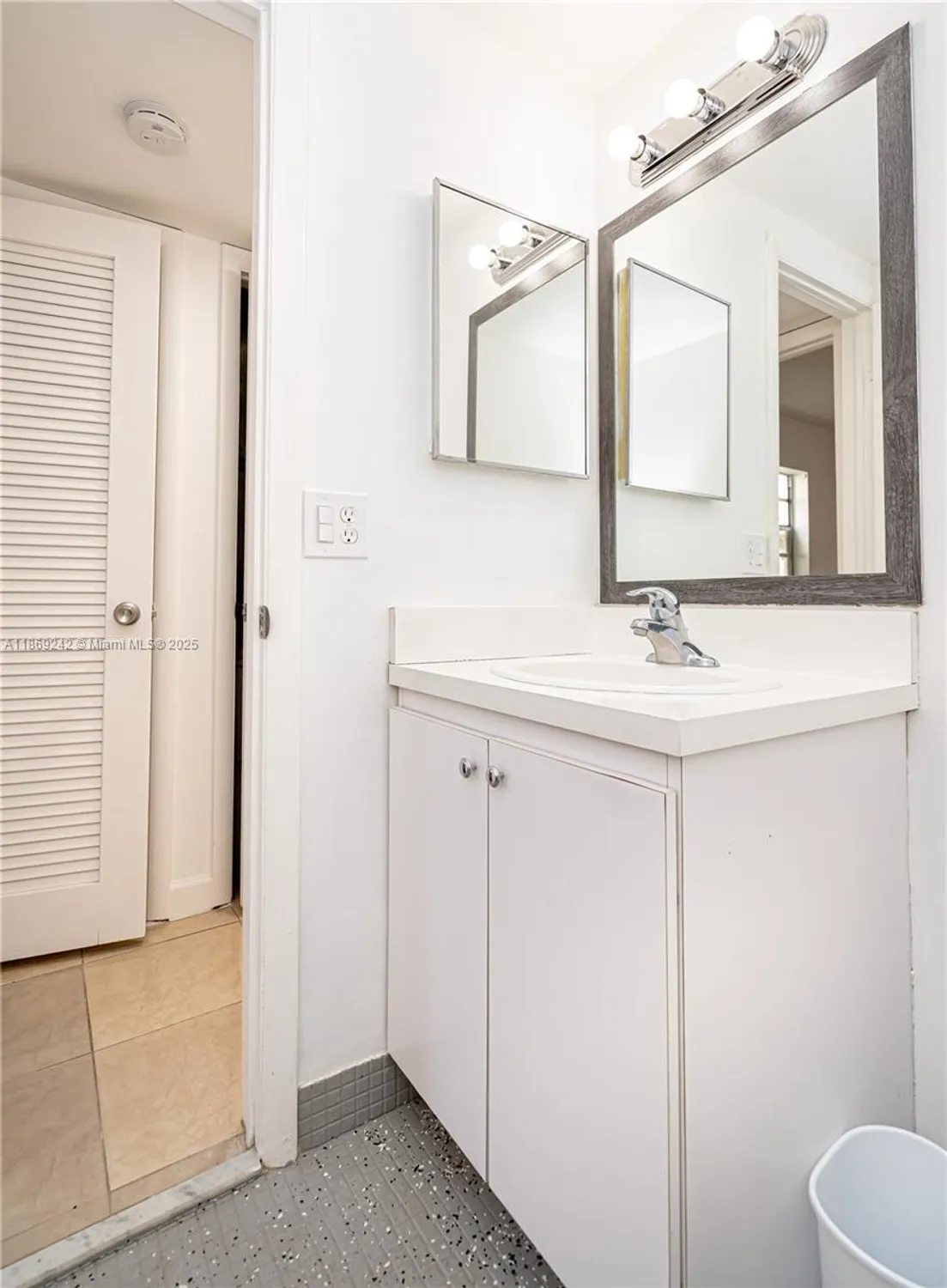 Property Slideshow image 28 of 41 | 402 capri i # 402, Delray Beach, FL, 33484