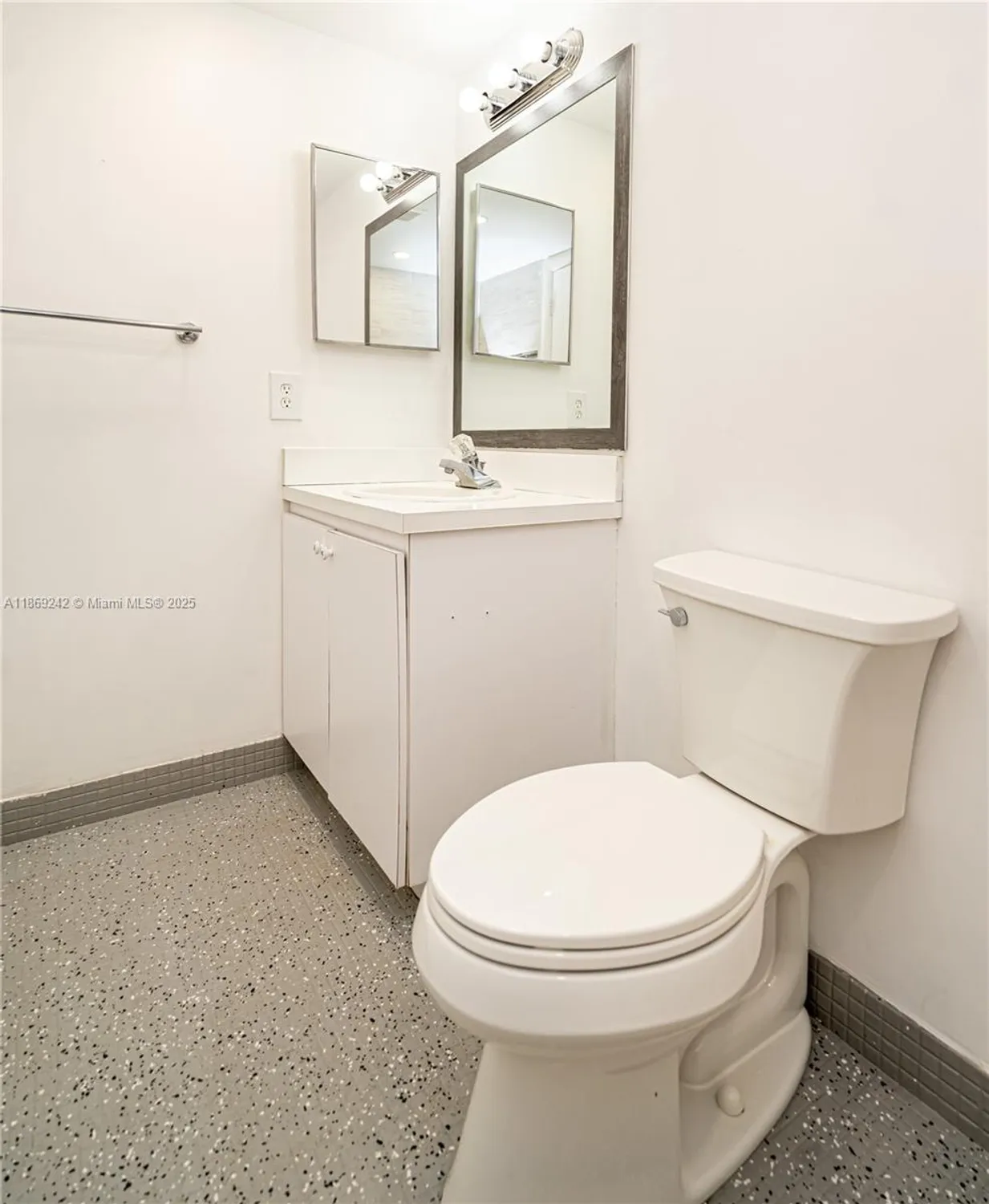 Property Slideshow image 21 of 41 | 402 capri i # 402, Delray Beach, FL, 33484