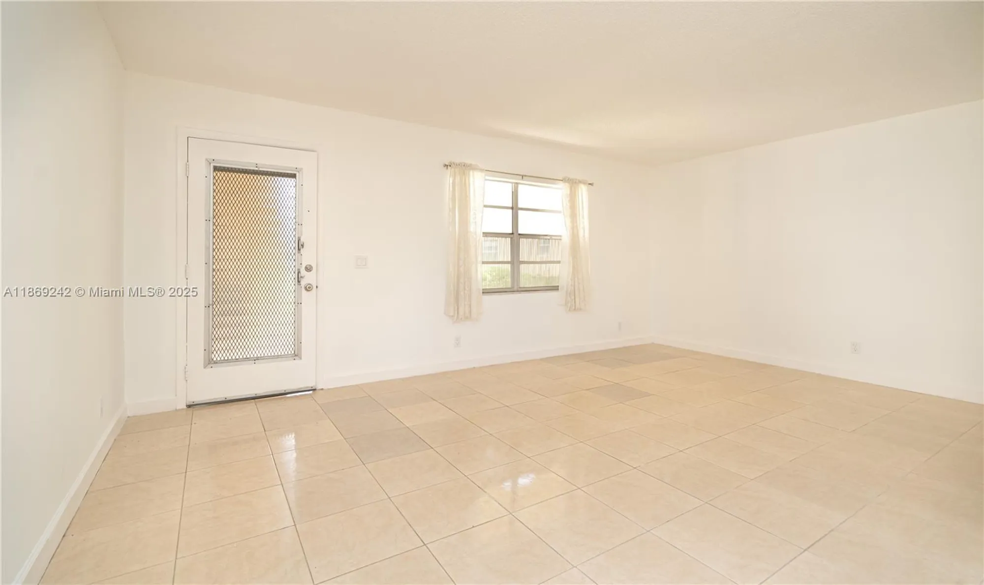 Property Slideshow image 8 of 41 | 402 capri i # 402, Delray Beach, FL, 33484