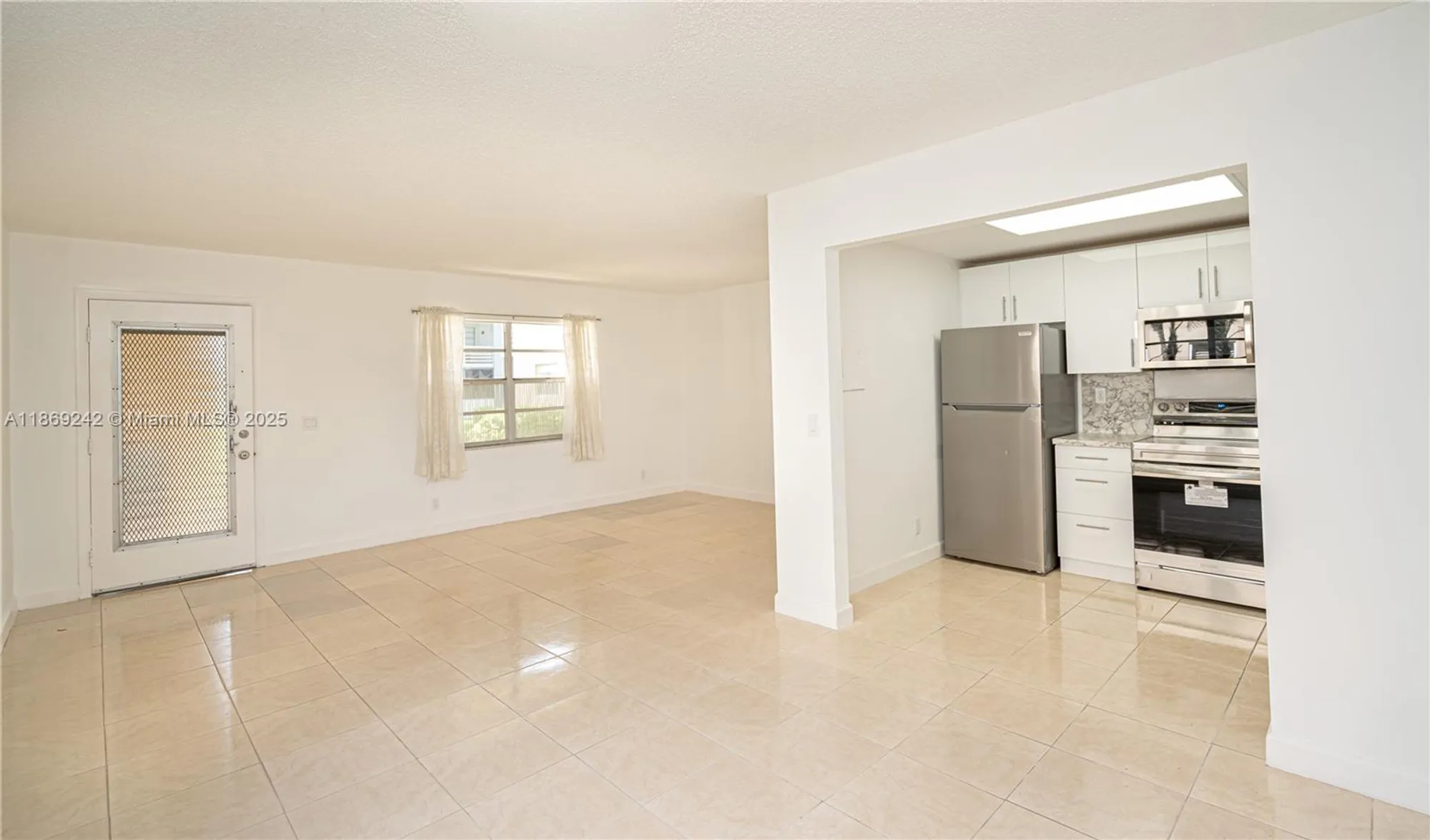 Property Slideshow image 9 of 41 | 402 capri i # 402, Delray Beach, FL, 33484