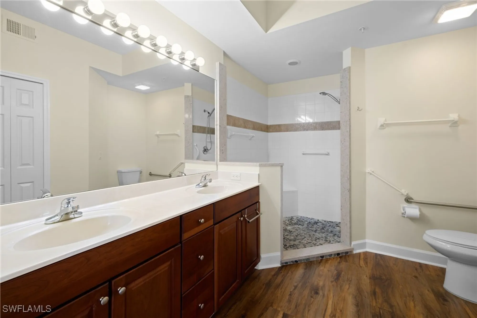 Property Slideshow image 16 of 40 | 10710 ravenna way 101, Fort Myers, FL, 33913