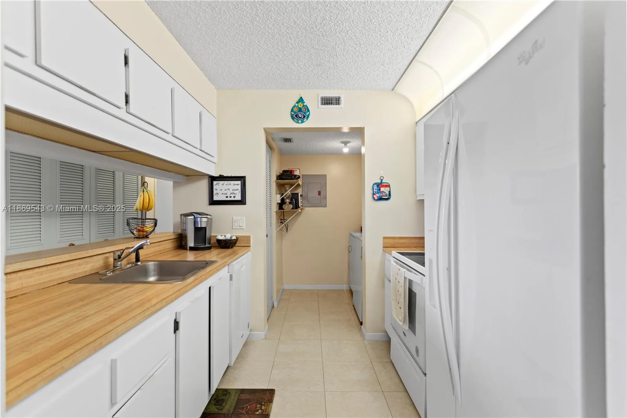 Property Slideshow image 8 of 32 | 13791 oneida dr f2, Delray Beach, FL, 33446