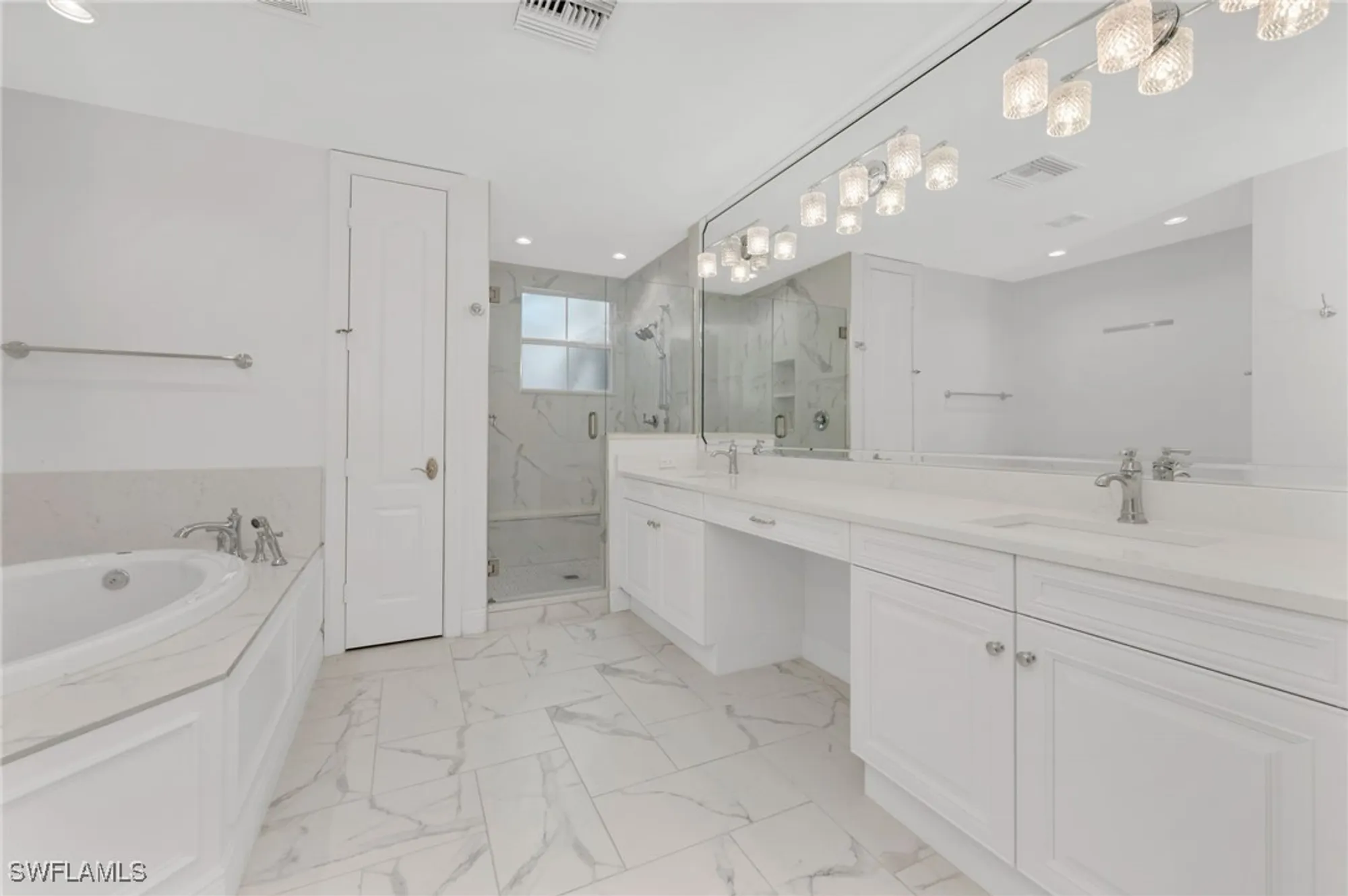 Property Slideshow image 13 of 28 | 583 avellino isles cir # 102, Naples, FL, 34119
