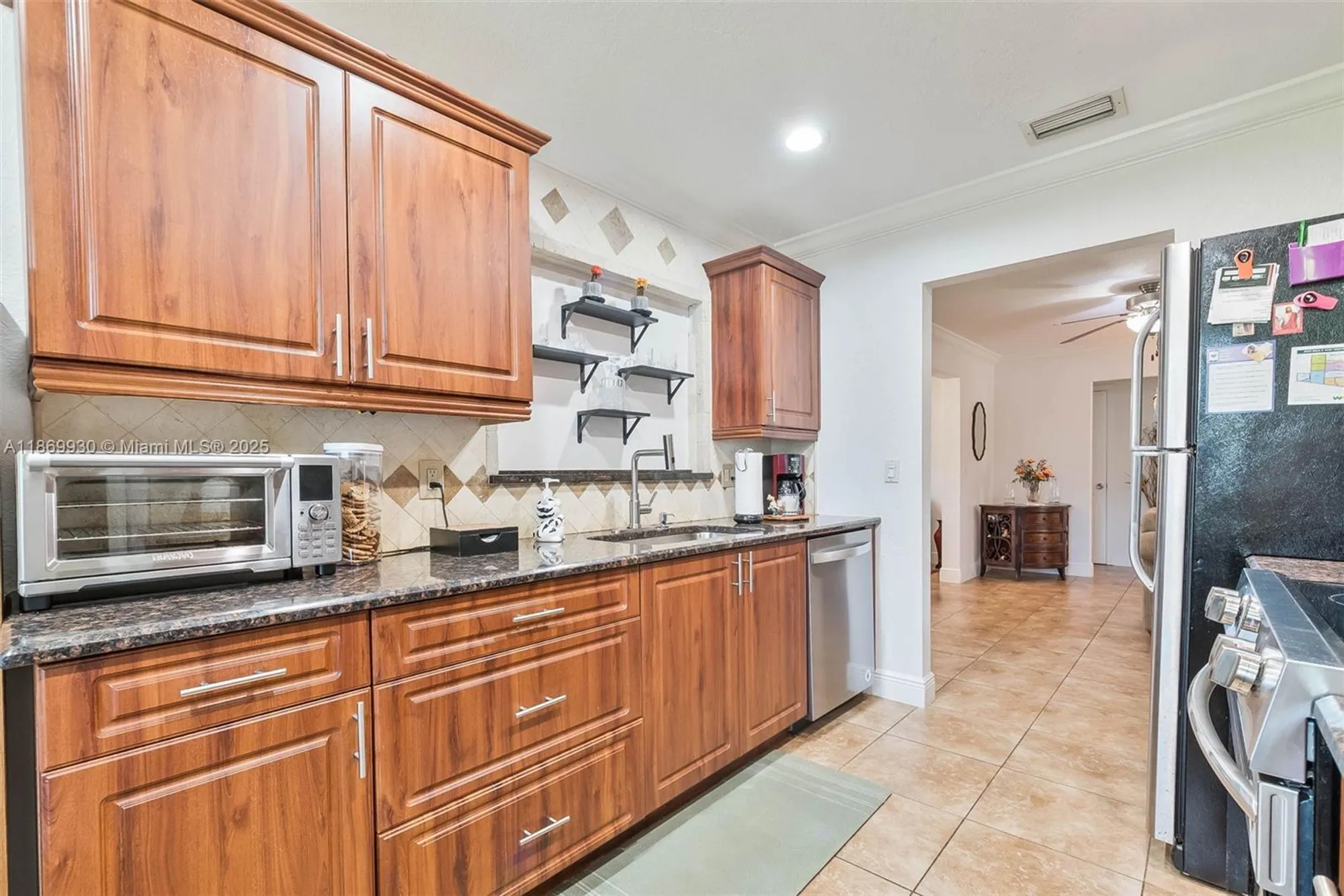 Property Slideshow image 17 of 21 | 9021 nw 13th st, Plantation, FL, 33322