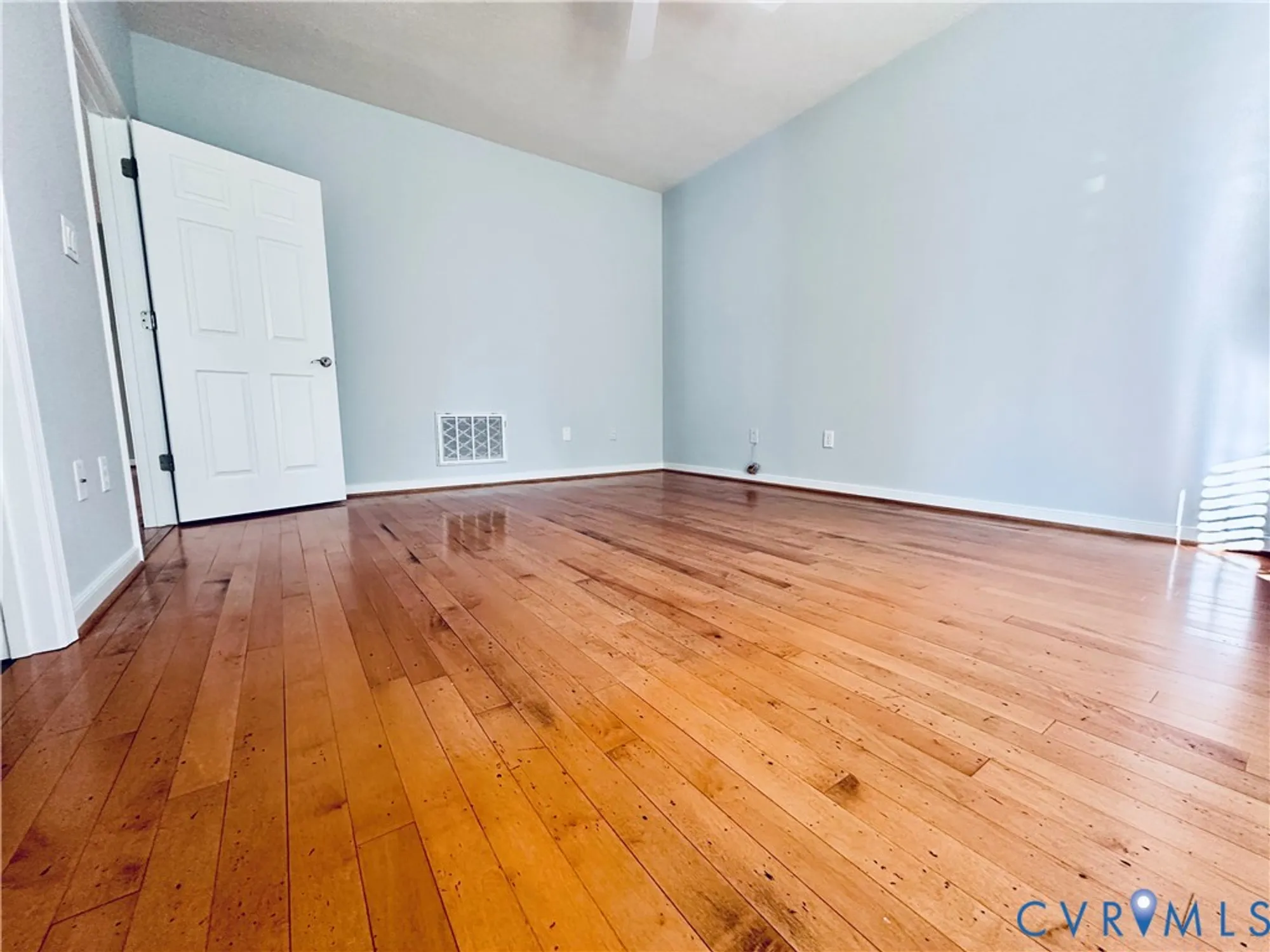 Property Slideshow image 12 of 23 | 5734 magnolia shore ln, Chester, VA, 23831