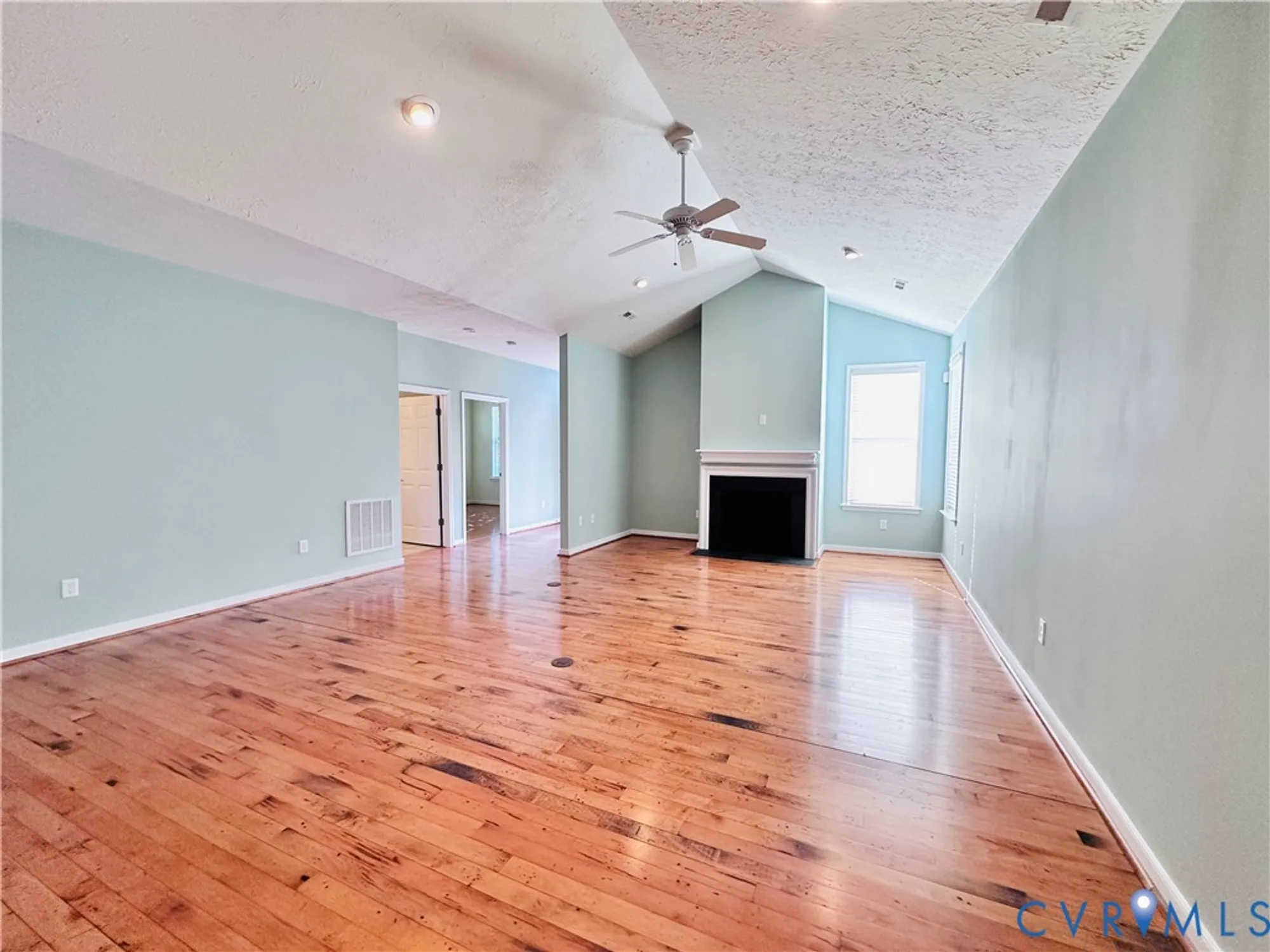 Property Slideshow image 5 of 23 | 5734 magnolia shore ln, Chester, VA, 23831