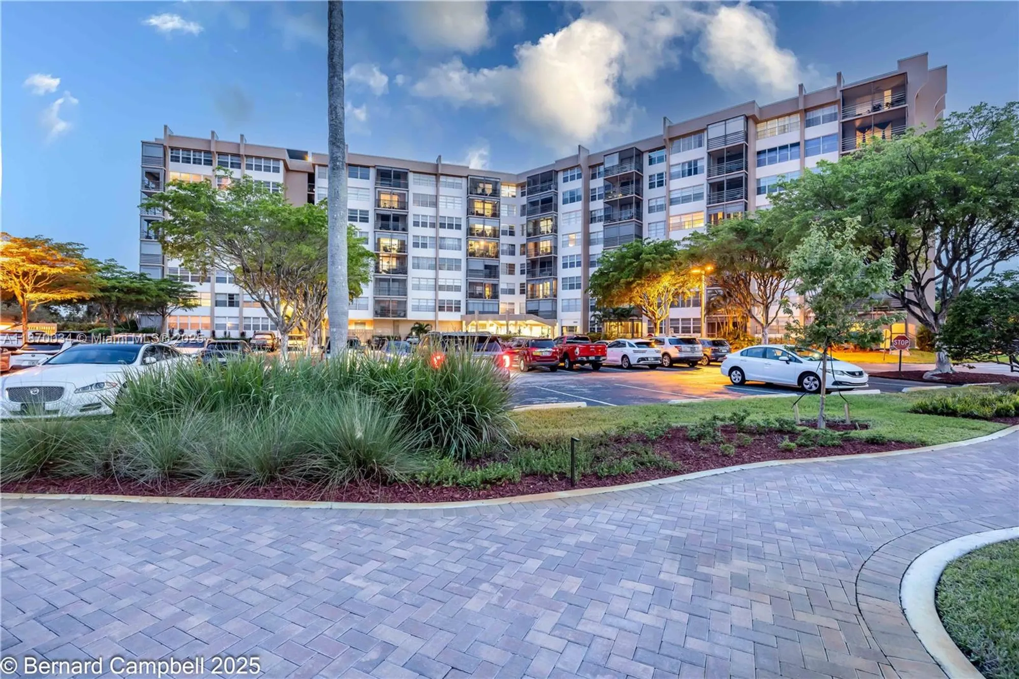 Property Slideshow image 3 of 35 | 1100 saint charles pl apt 717, Pembroke Pines, FL, 33026