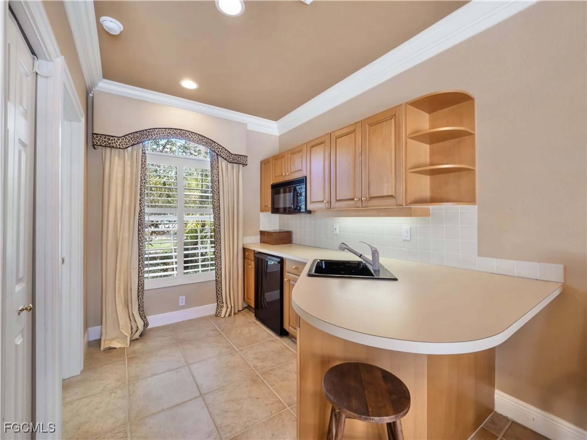 Property Slideshow image 32 of 43 | 11511 compass point dr, Fort Myers, FL, 33908