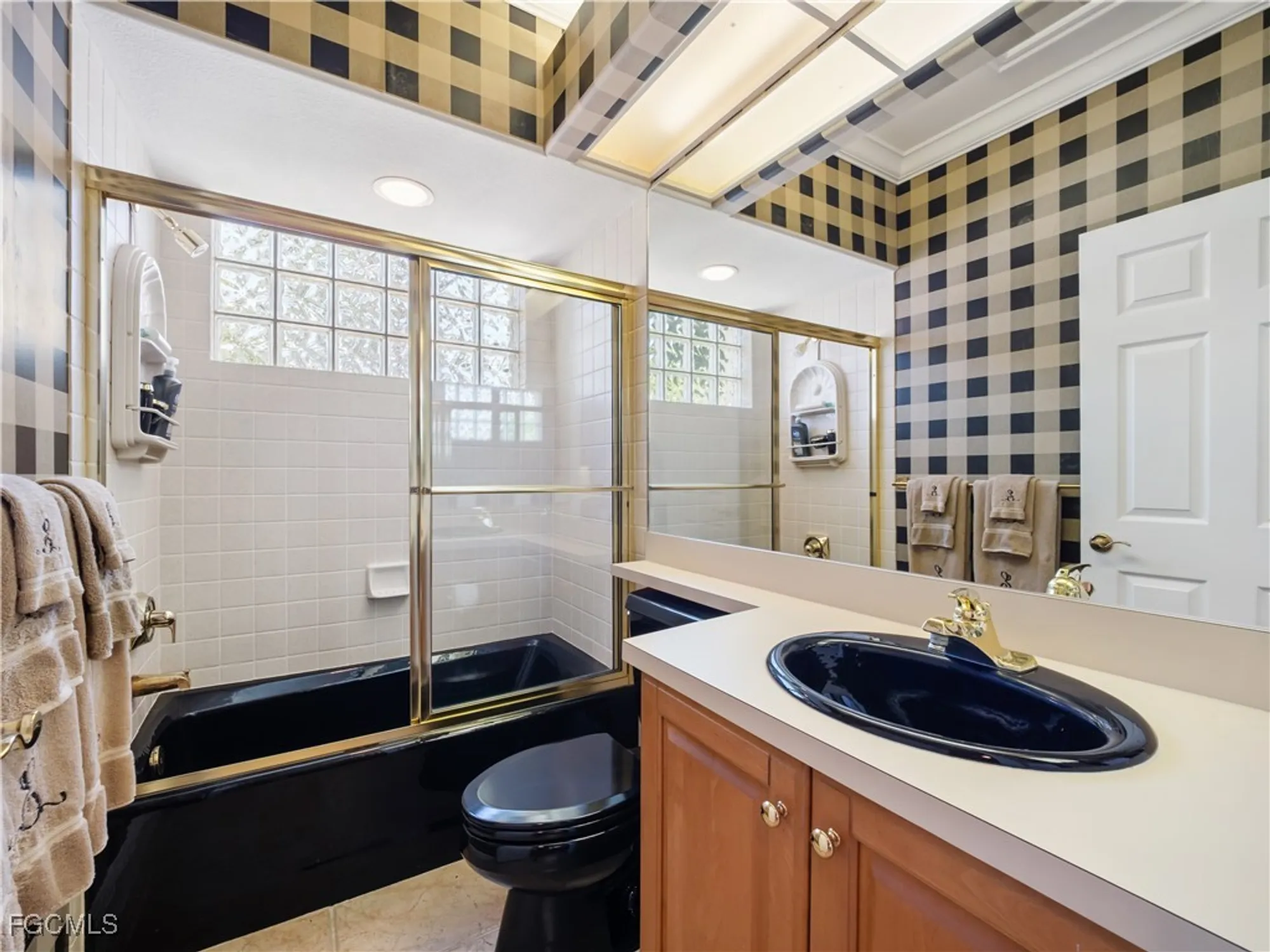 Property Slideshow image 33 of 43 | 11511 compass point dr, Fort Myers, FL, 33908