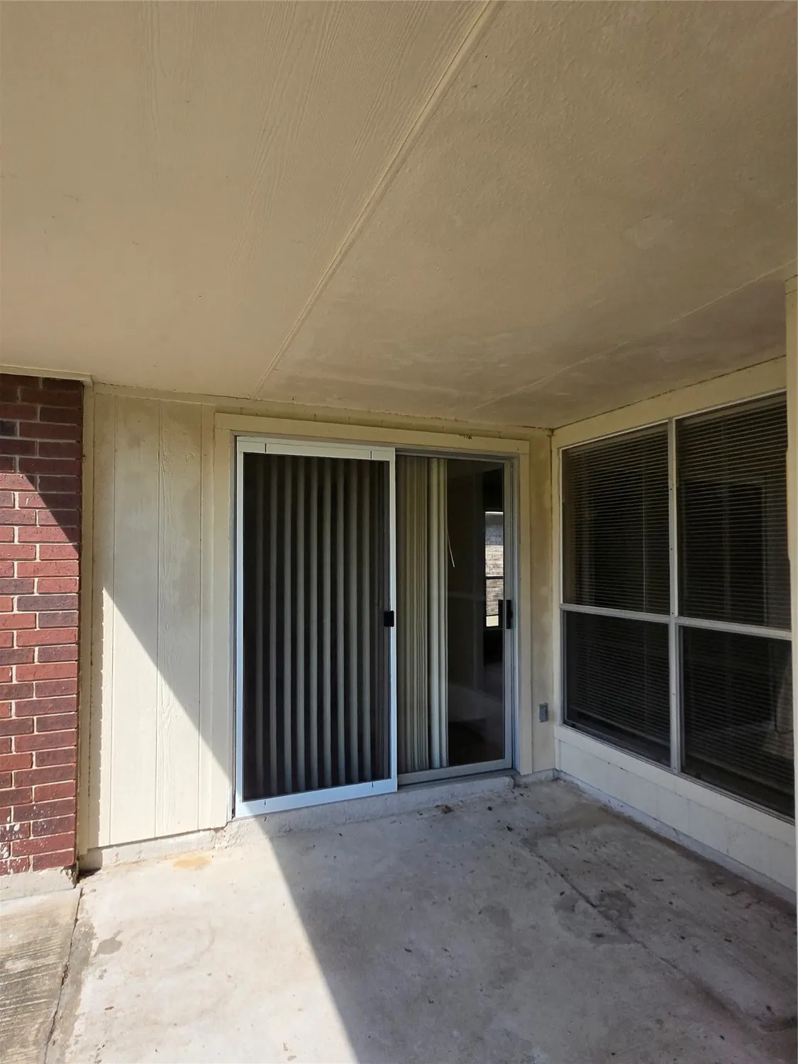 Property Slideshow image 11 of 36 | 2730 n larkspur cir, Pearland, TX, 77584