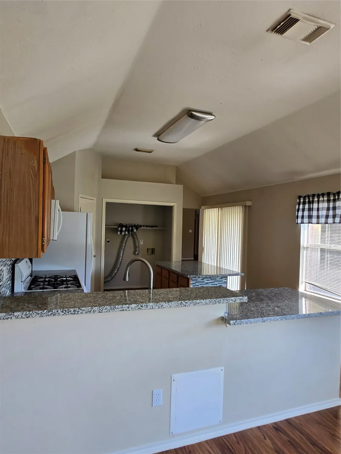 Property Slideshow image 20 of 36 | 2730 n larkspur cir, Pearland, TX, 77584