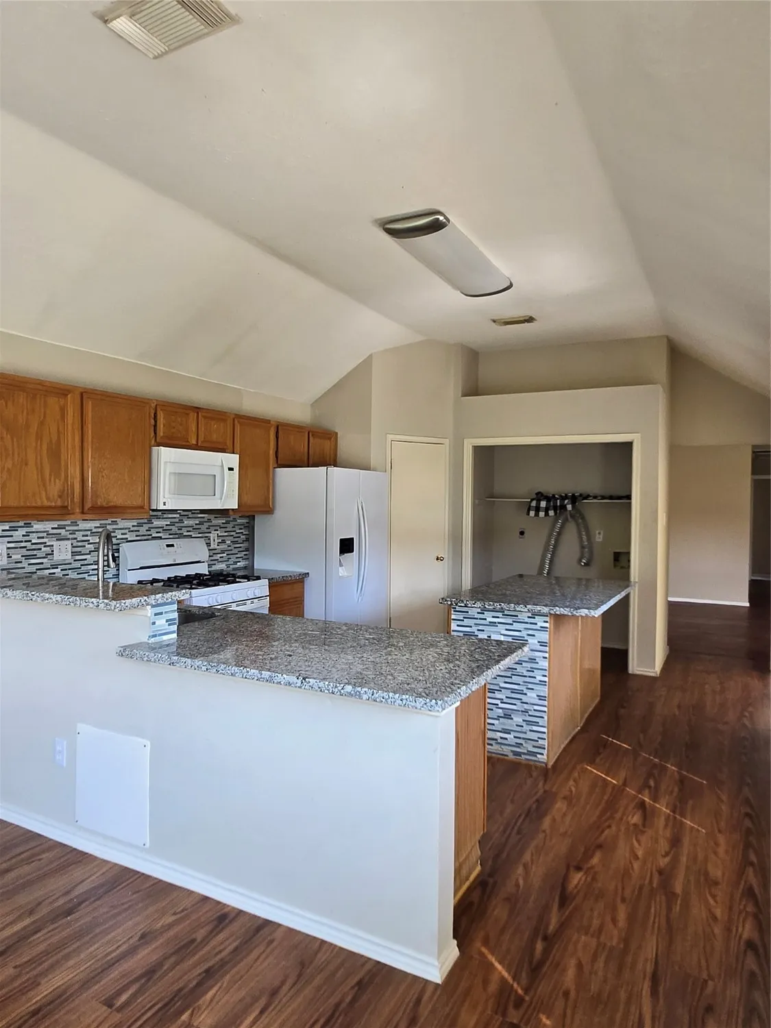 Property Slideshow image 21 of 36 | 2730 n larkspur cir, Pearland, TX, 77584