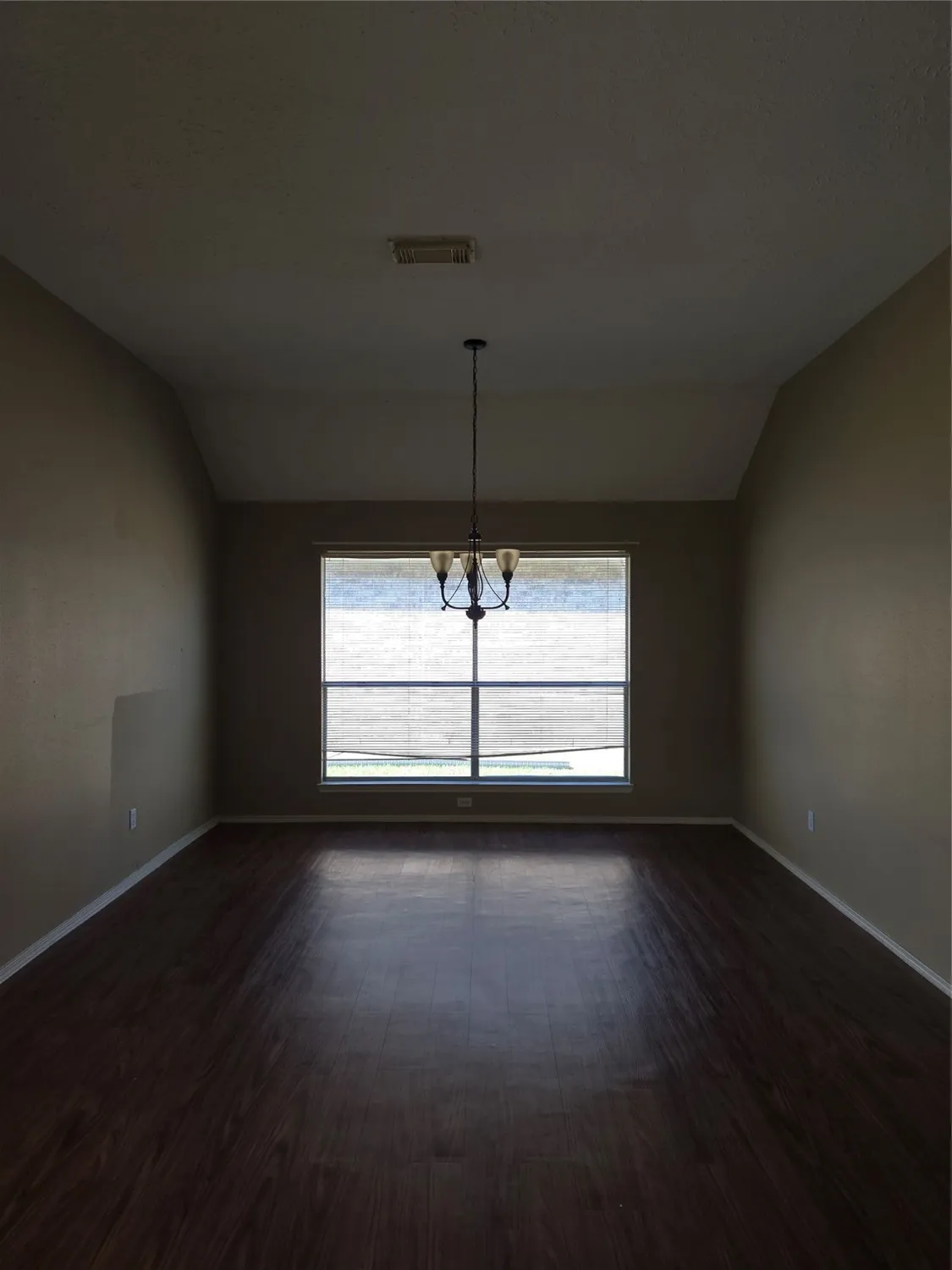 Property Slideshow image 5 of 36 | 2730 n larkspur cir, Pearland, TX, 77584