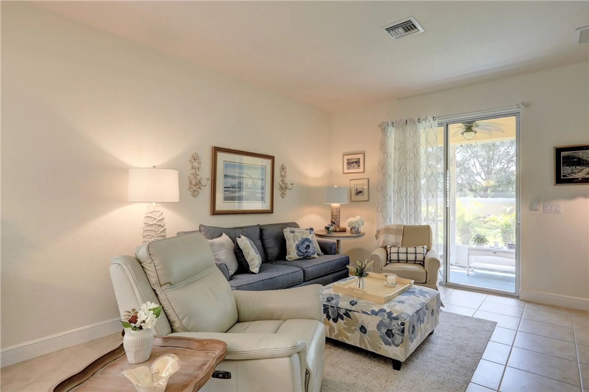 Property Slideshow image 14 of 35 | 6345 oxford cir unit 101a, Vero Beach, FL, 32966