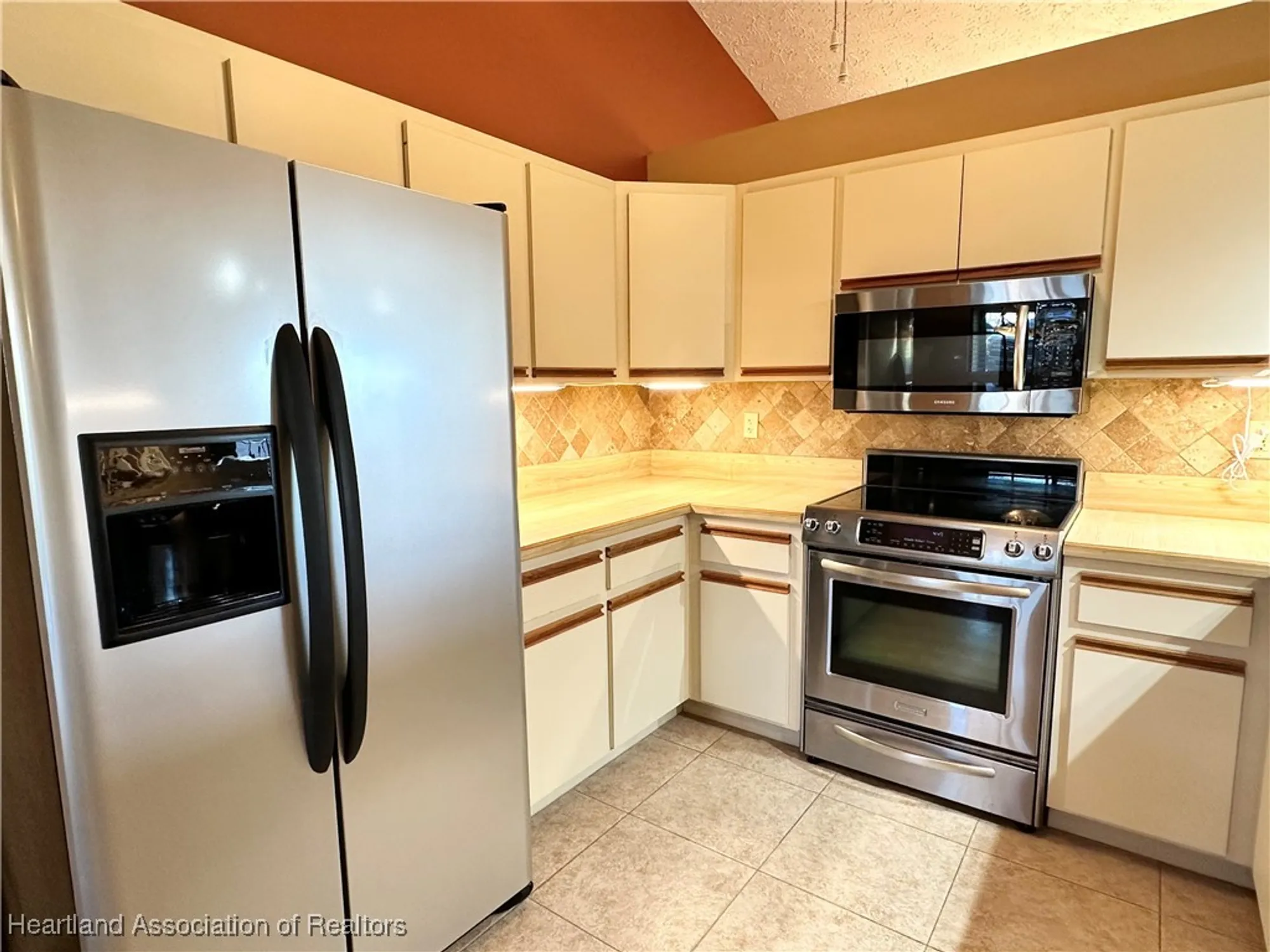 Property Slideshow image 8 of 48 | 10 wildwood way, Lake Placid, FL, 33852