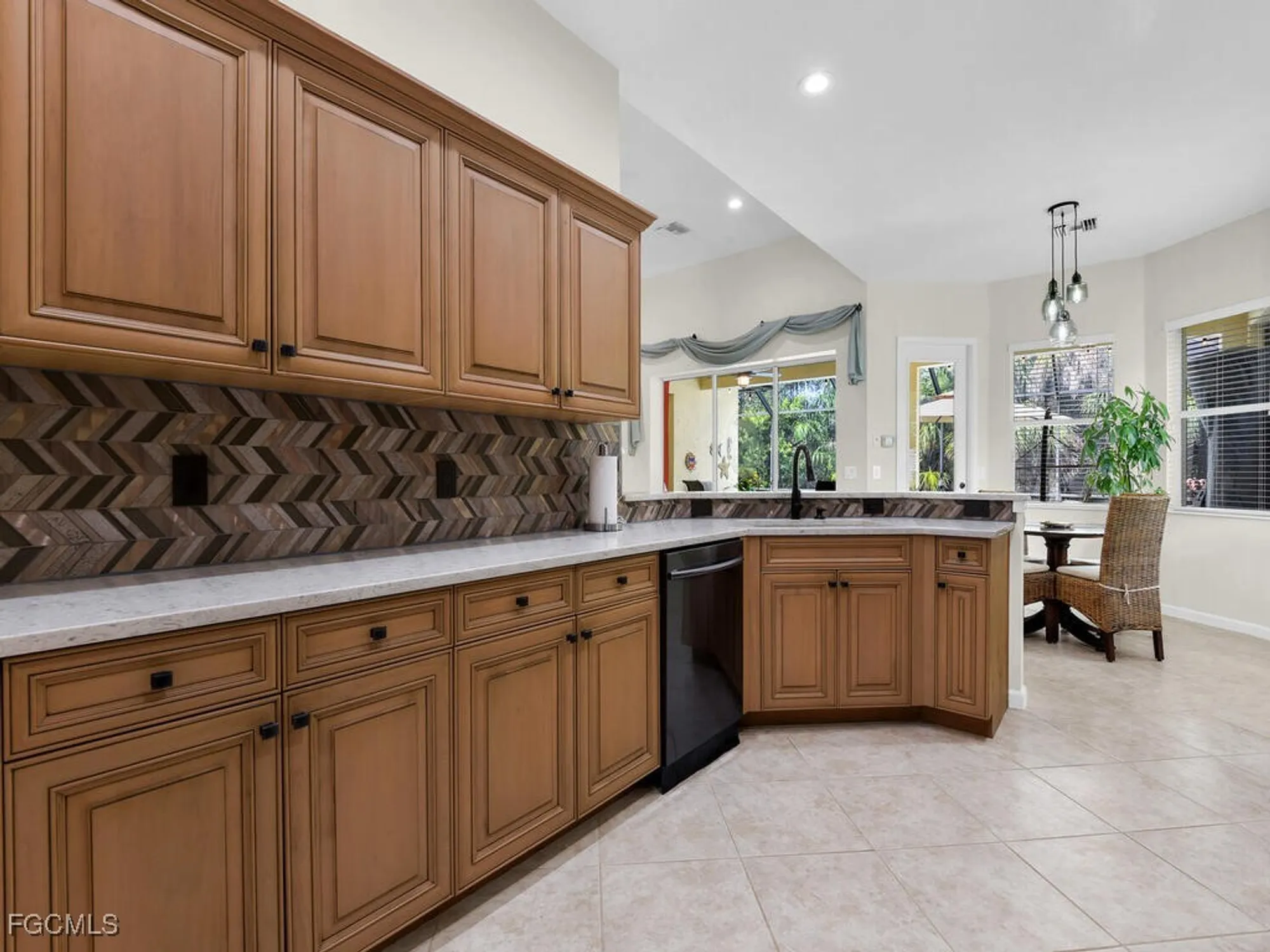 Property Slideshow image 10 of 47 | 11910 bramble cove dr, Fort Myers, FL, 33905