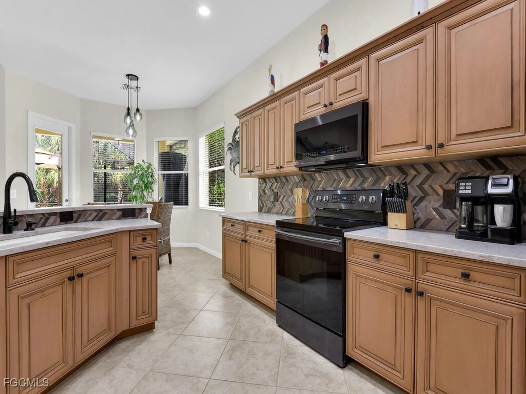 Property Slideshow image 11 of 47 | 11910 bramble cove dr, Fort Myers, FL, 33905