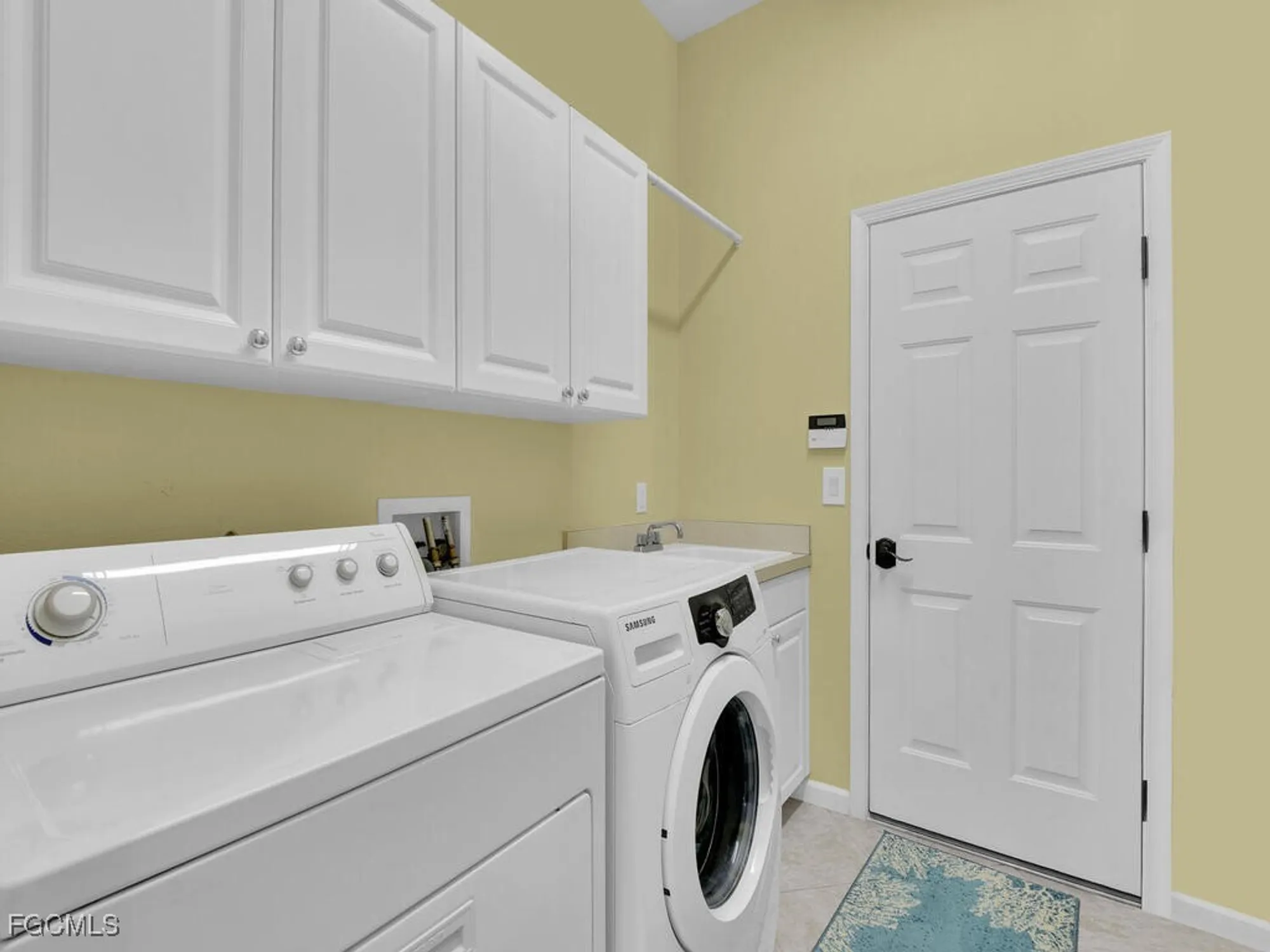 Property Slideshow image 26 of 47 | 11910 bramble cove dr, Fort Myers, FL, 33905