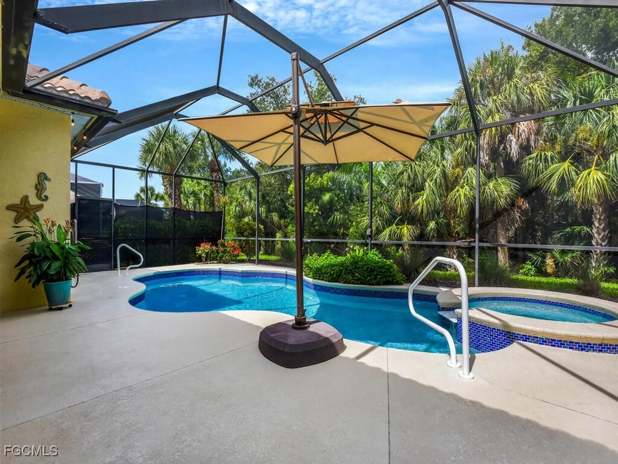 Property Slideshow image 29 of 47 | 11910 bramble cove dr, Fort Myers, FL, 33905