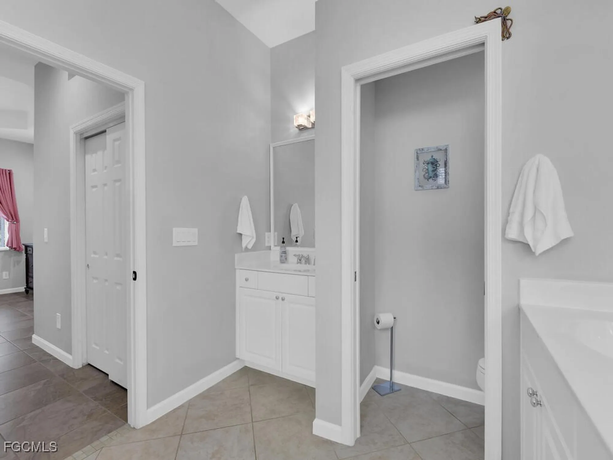 Property Slideshow image 22 of 47 | 11910 bramble cove dr, Fort Myers, FL, 33905