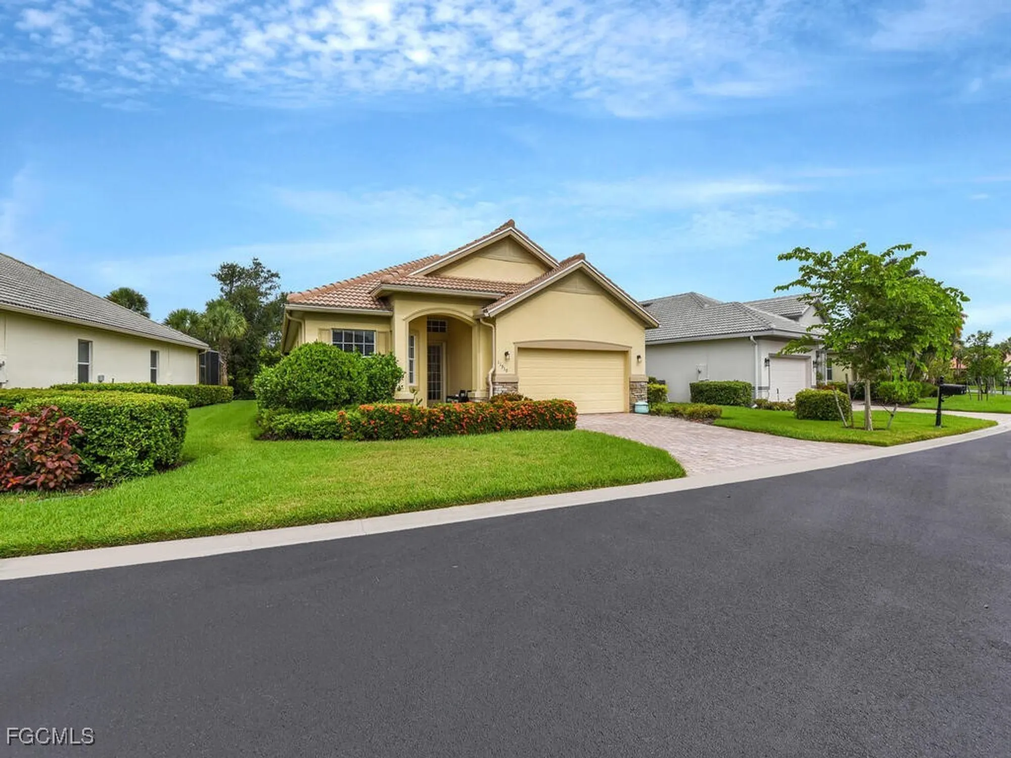 Property Slideshow image 34 of 47 | 11910 bramble cove dr, Fort Myers, FL, 33905