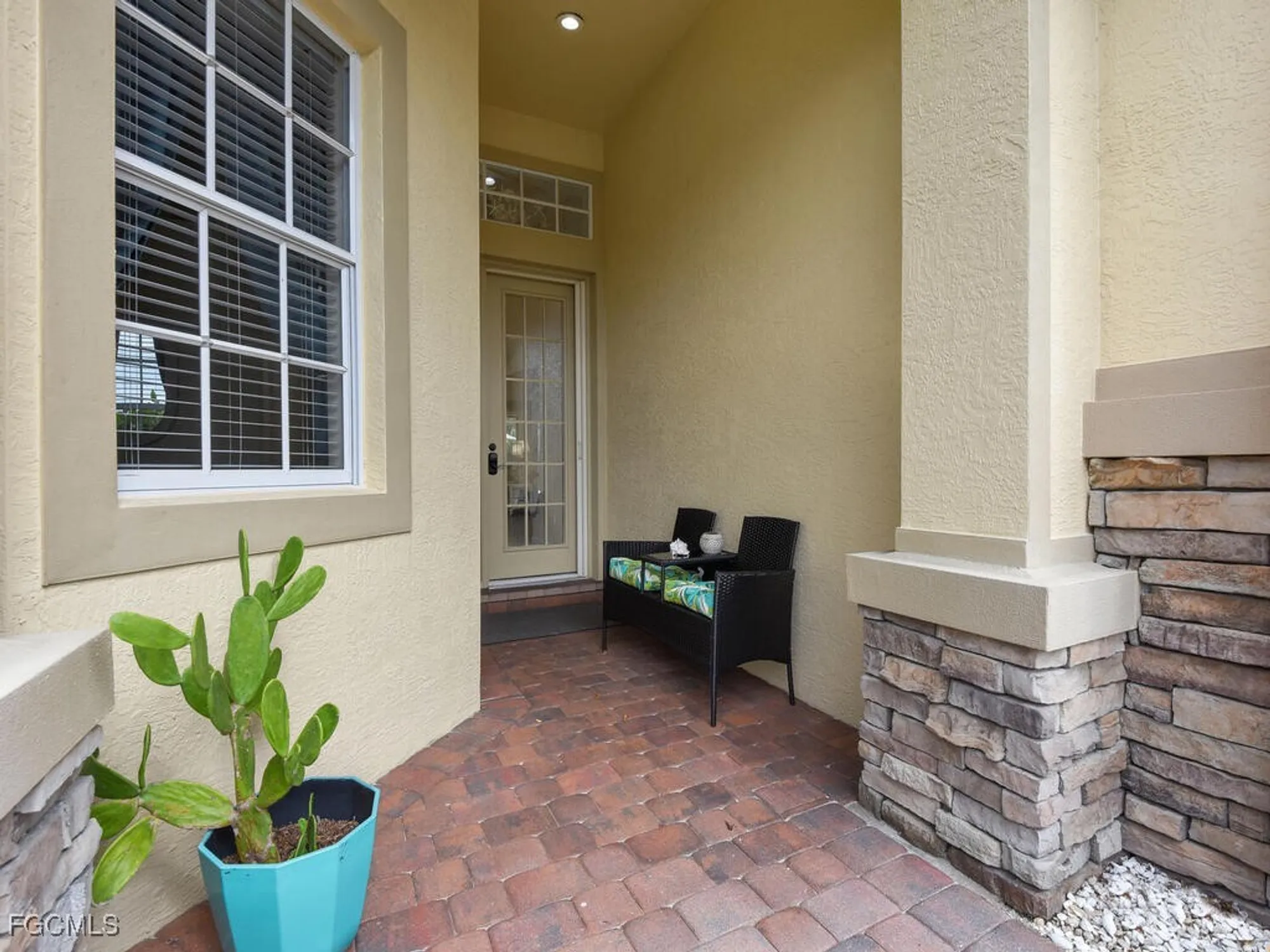 Property Slideshow image 32 of 47 | 11910 bramble cove dr, Fort Myers, FL, 33905
