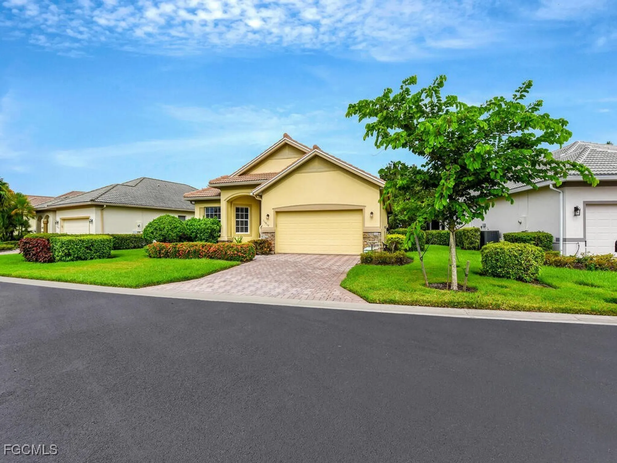 Property Slideshow image 33 of 47 | 11910 bramble cove dr, Fort Myers, FL, 33905