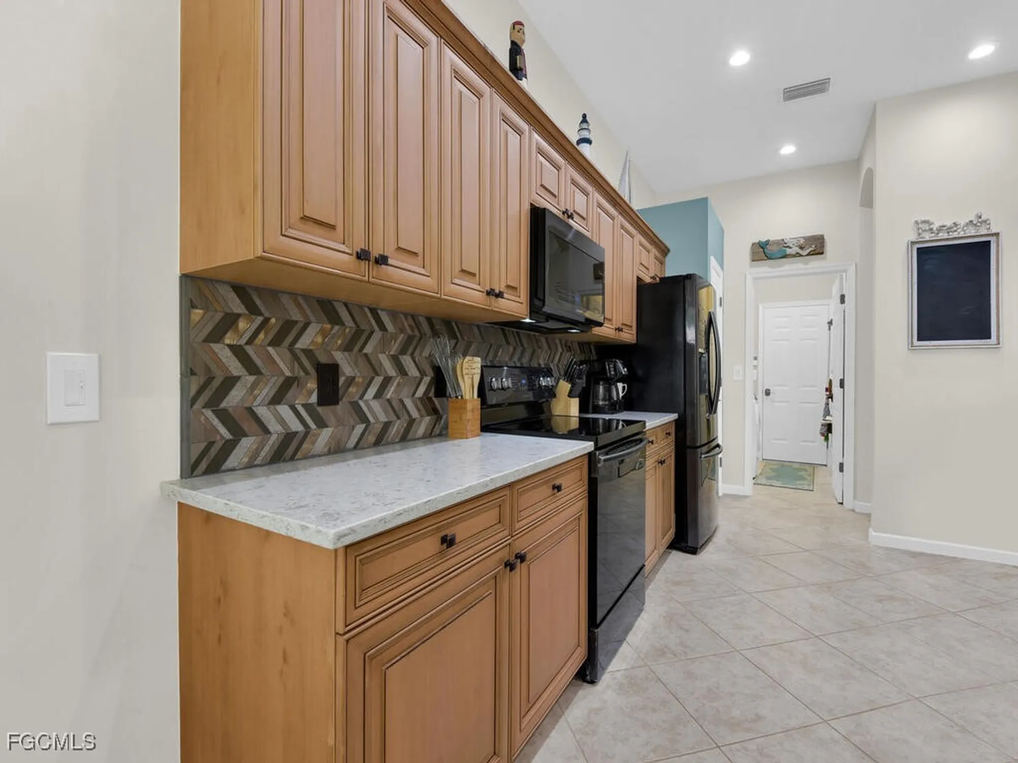 Property Slideshow image 9 of 47 | 11910 bramble cove dr, Fort Myers, FL, 33905