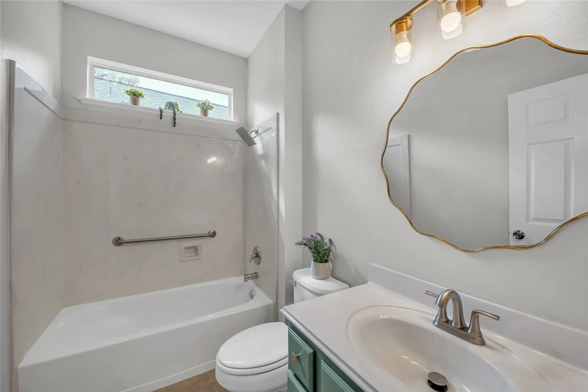 Property Slideshow image 15 of 20 | 134 whispering wind dr, Georgetown, TX, 78633