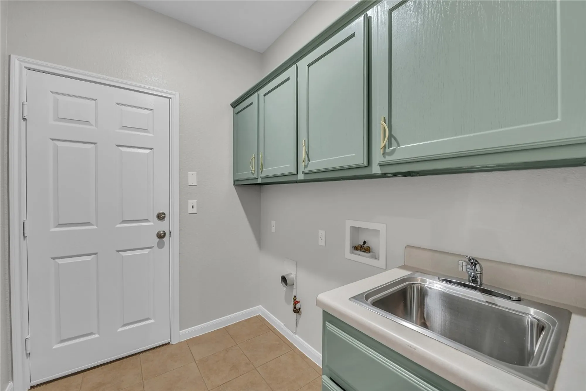 Property Slideshow image 16 of 20 | 134 whispering wind dr, Georgetown, TX, 78633