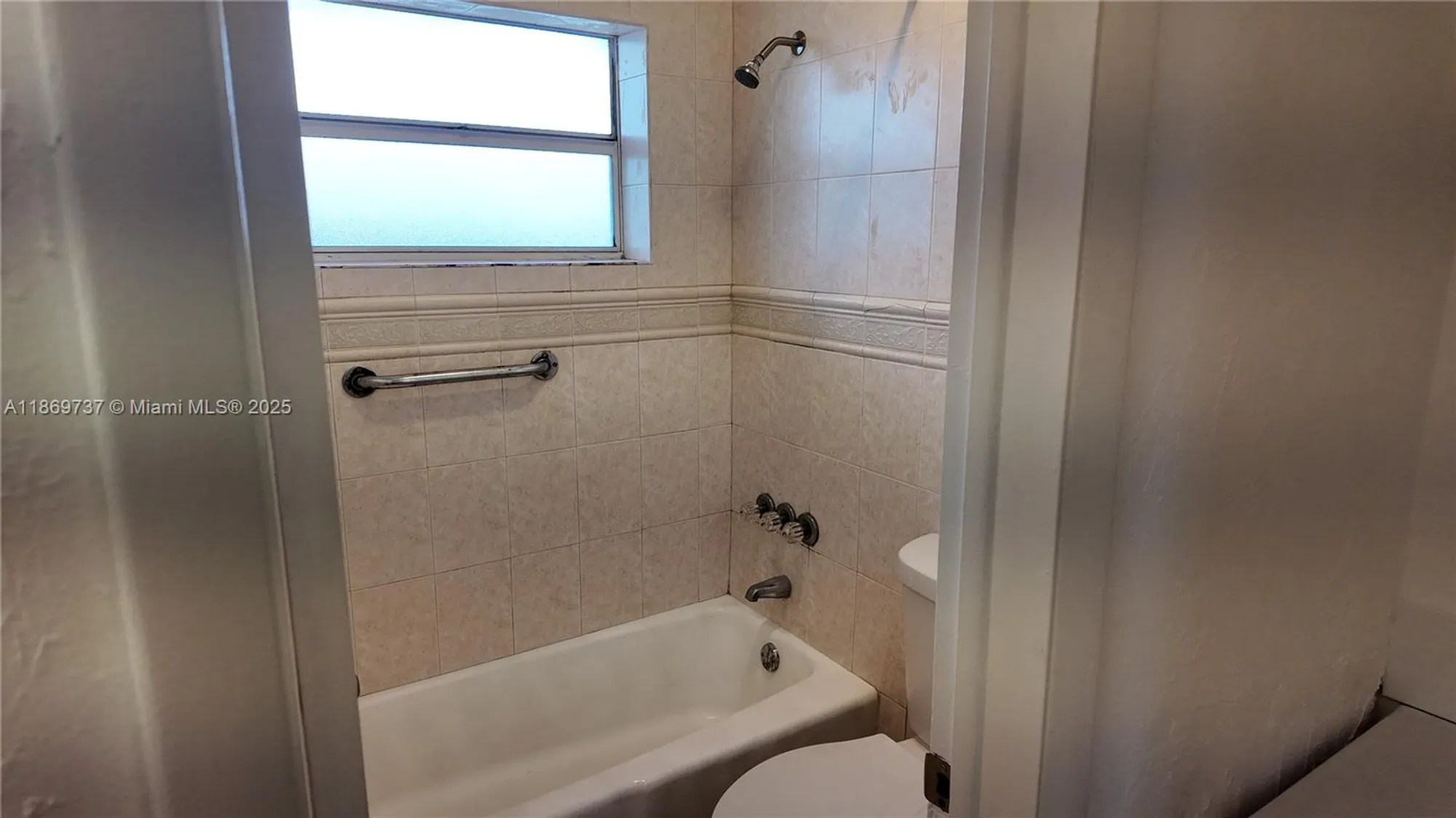 Property Slideshow image 15 of 19 | 18900 ne 3rd ct 528-5, Miami, FL, 33179