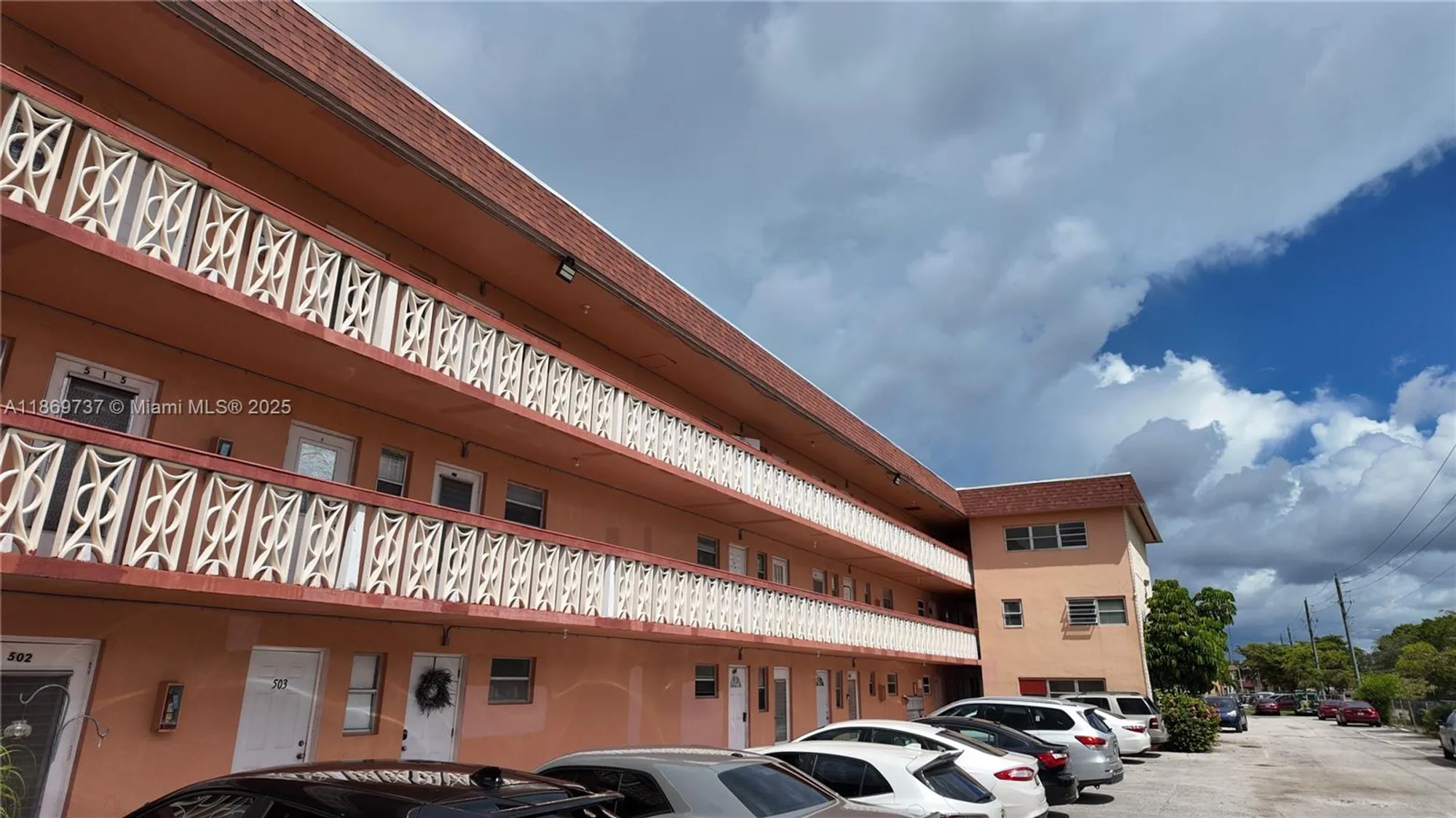 Property Slideshow image 18 of 19 | 18900 ne 3rd ct 528-5, Miami, FL, 33179