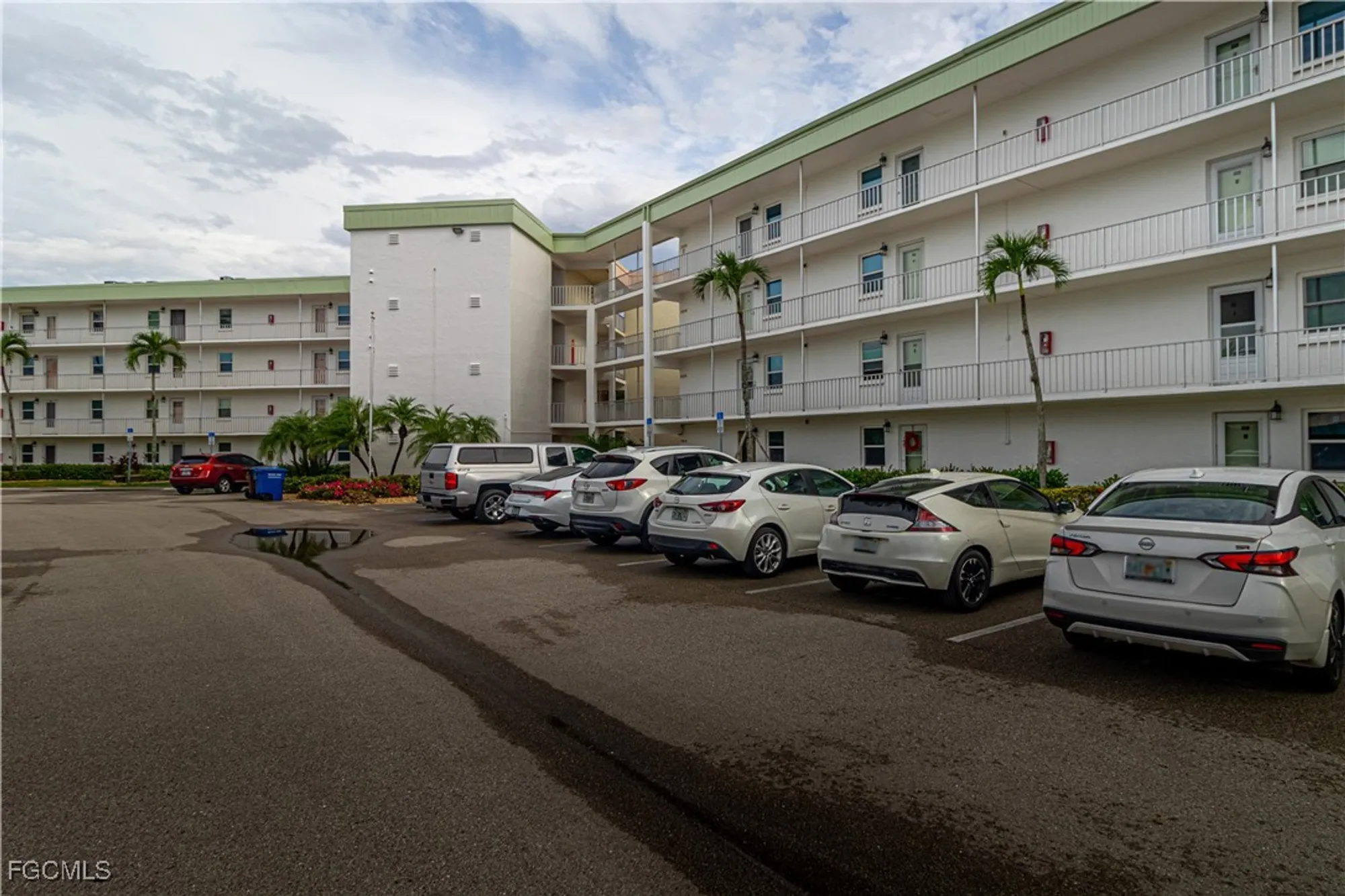 Property Slideshow image 10 of 37 | 1580 pine valley dr 103, Fort Myers, FL, 33907