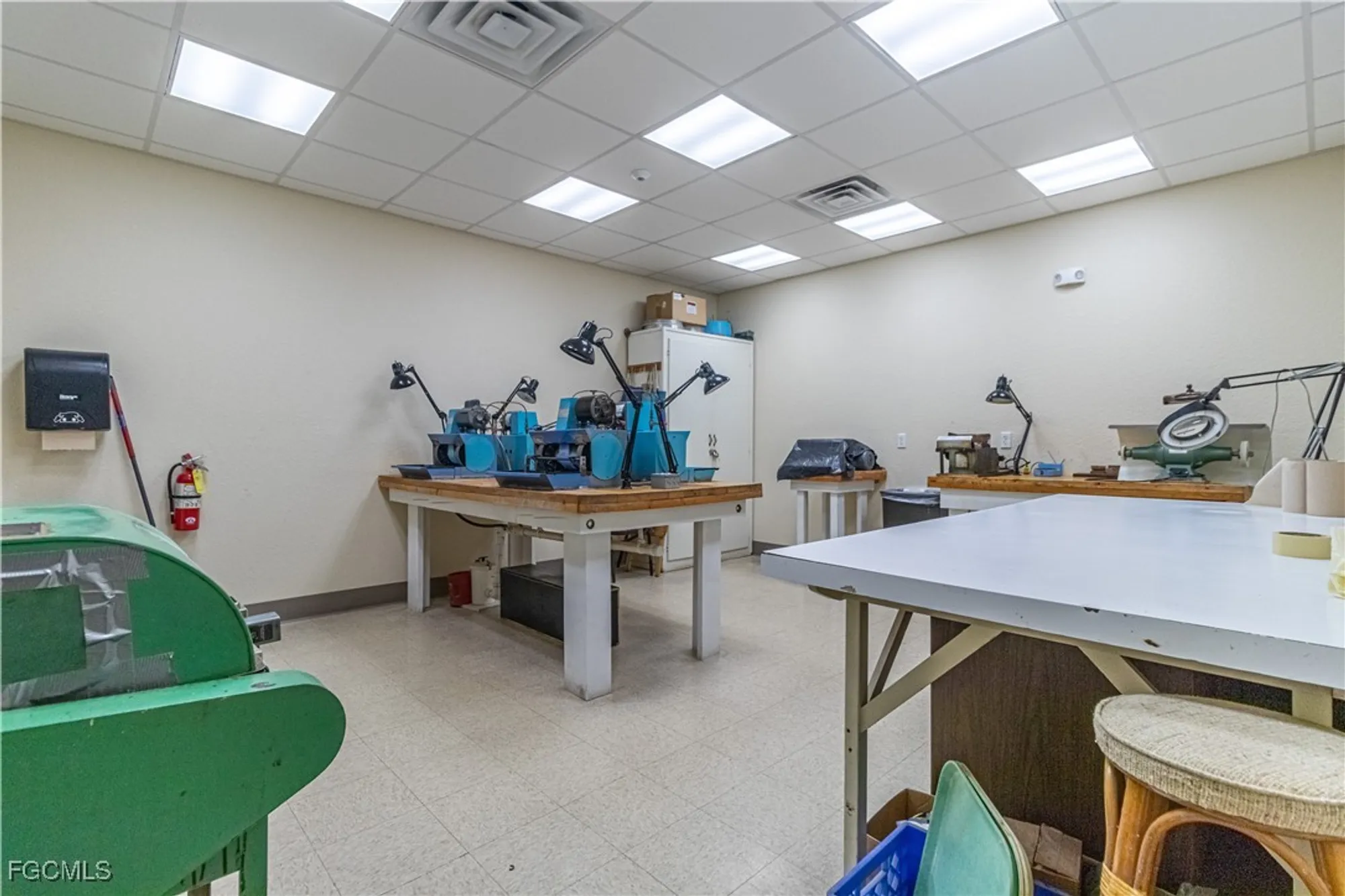 Property Slideshow image 30 of 37 | 1580 pine valley dr 103, Fort Myers, FL, 33907